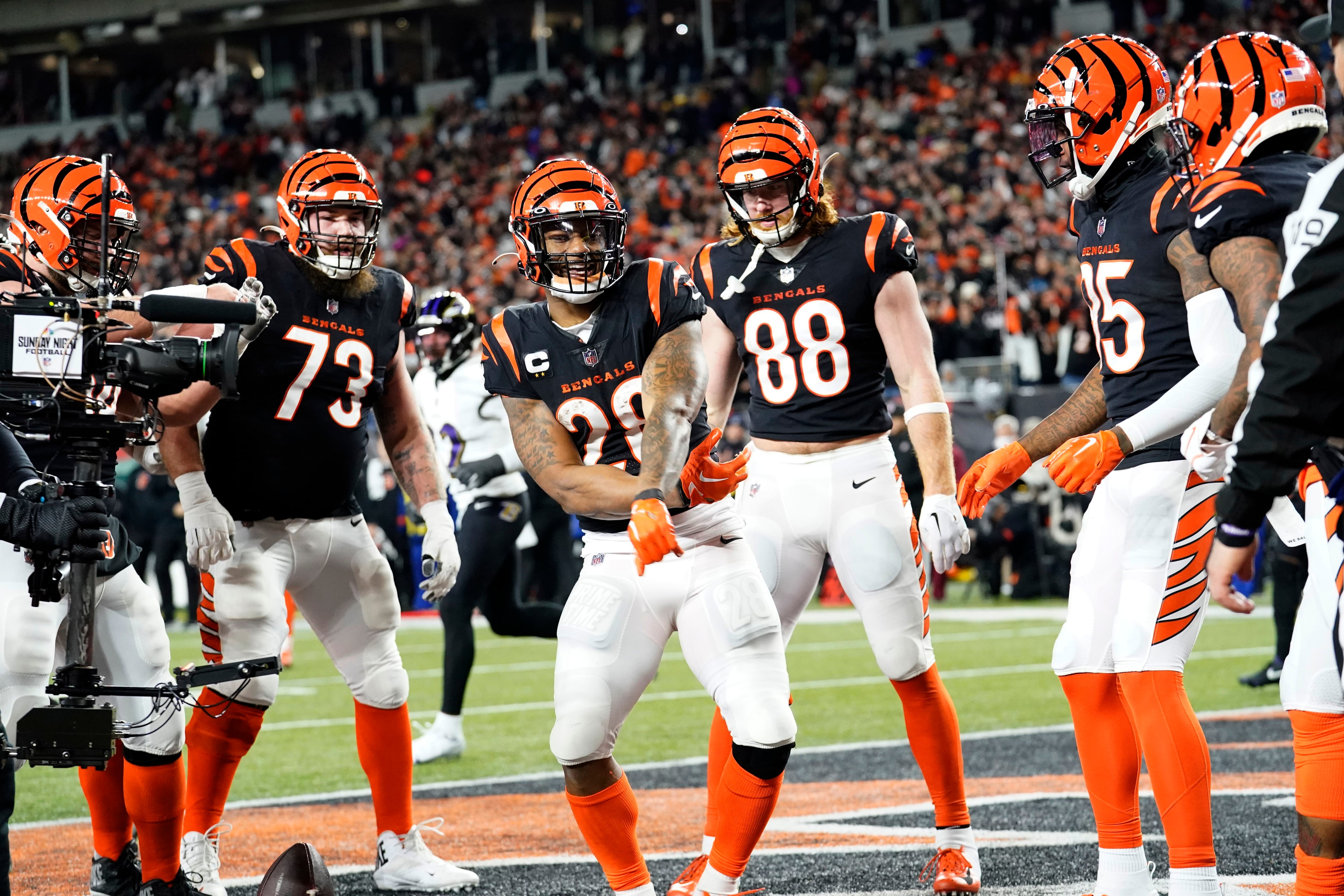 Bengals knock off Ravens on historic fumble return TD