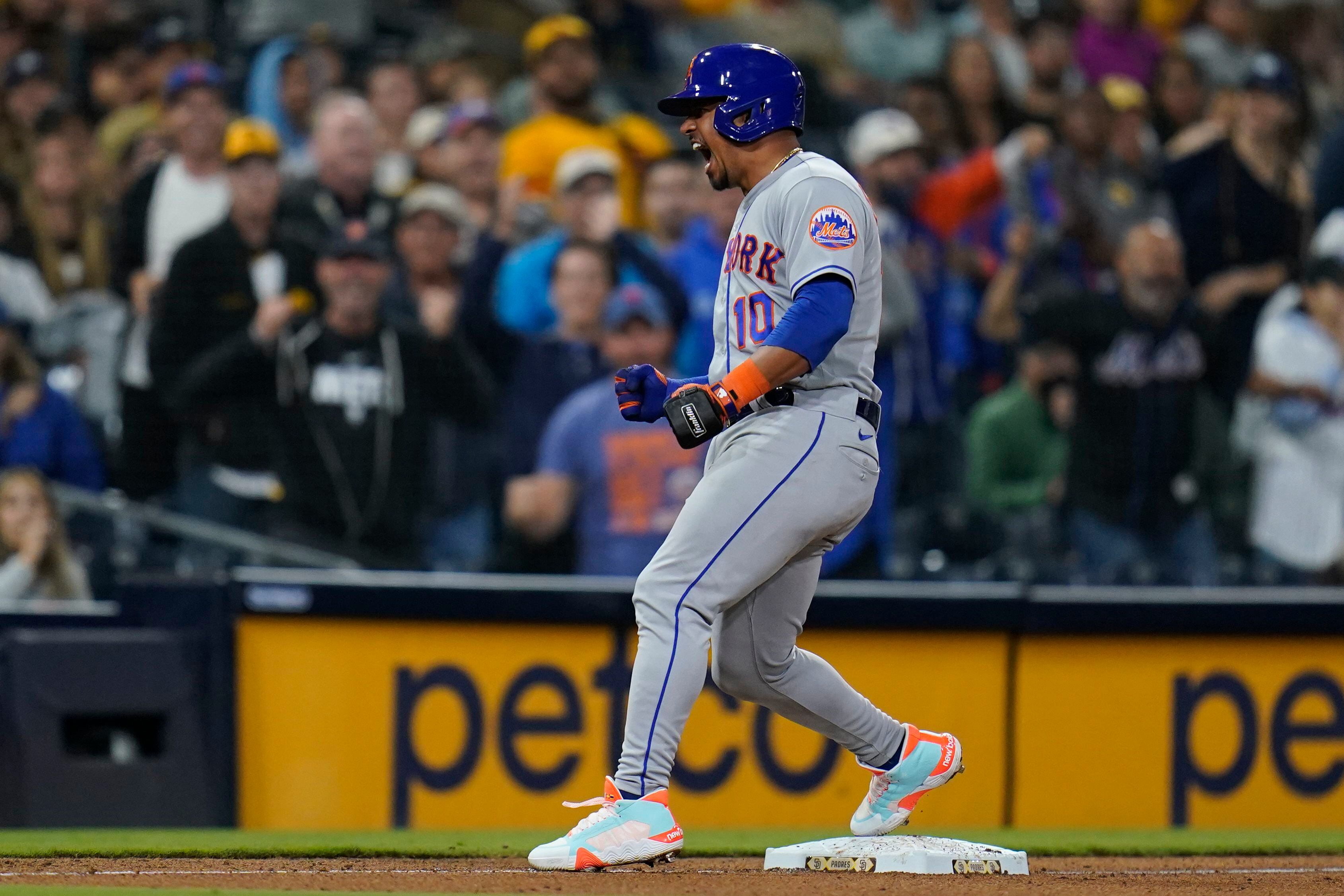 Eduardo Escobar hits for cycle in NY Mets' victory over Padres