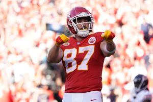 Travis Kelce celebrates his game-winning touchdown with a 'U-C'