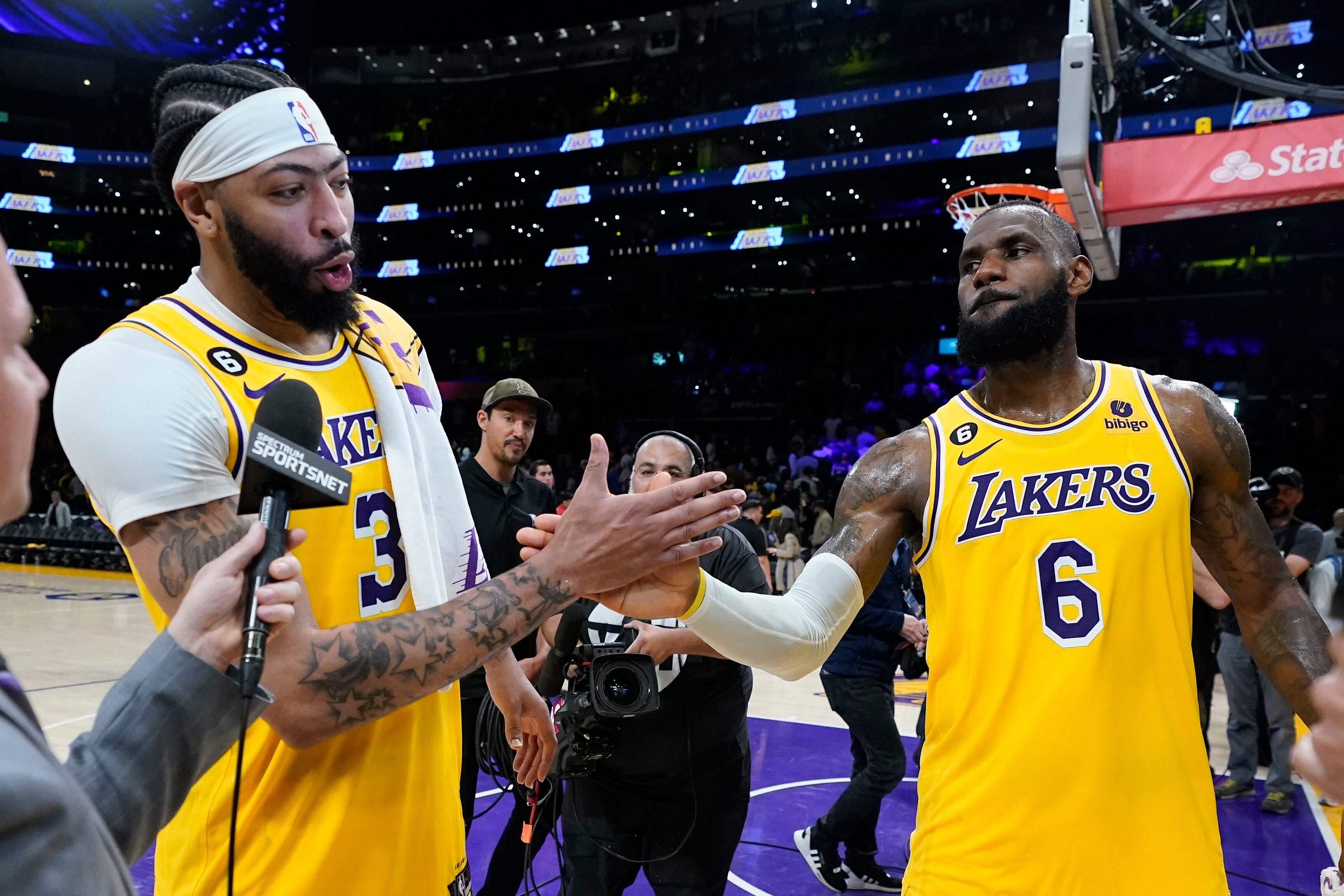 LeBron James defies time, propels Los Angeles Lakers to conference