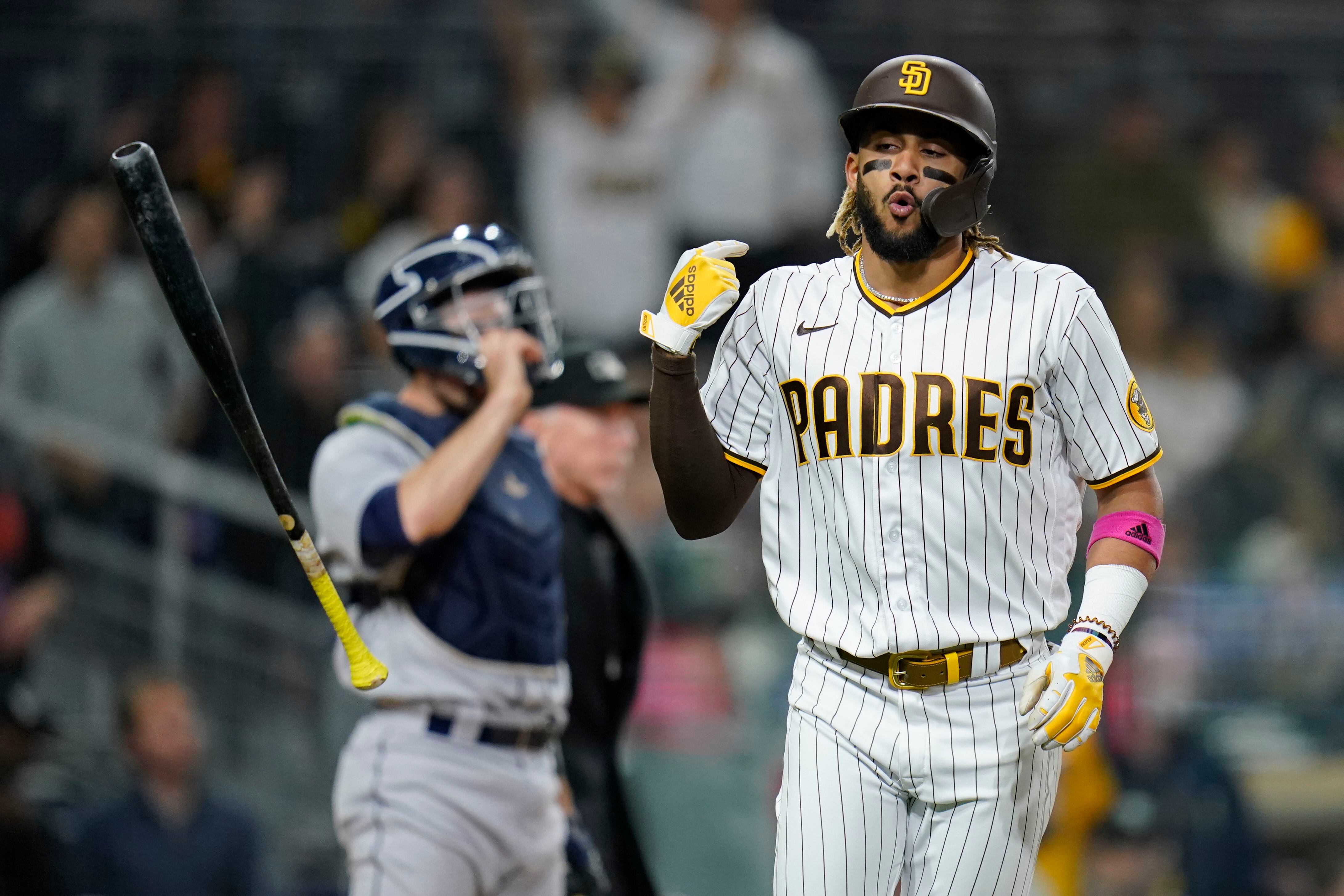 Padres reinstate Tatis Jr., Hosmer from COVID IL