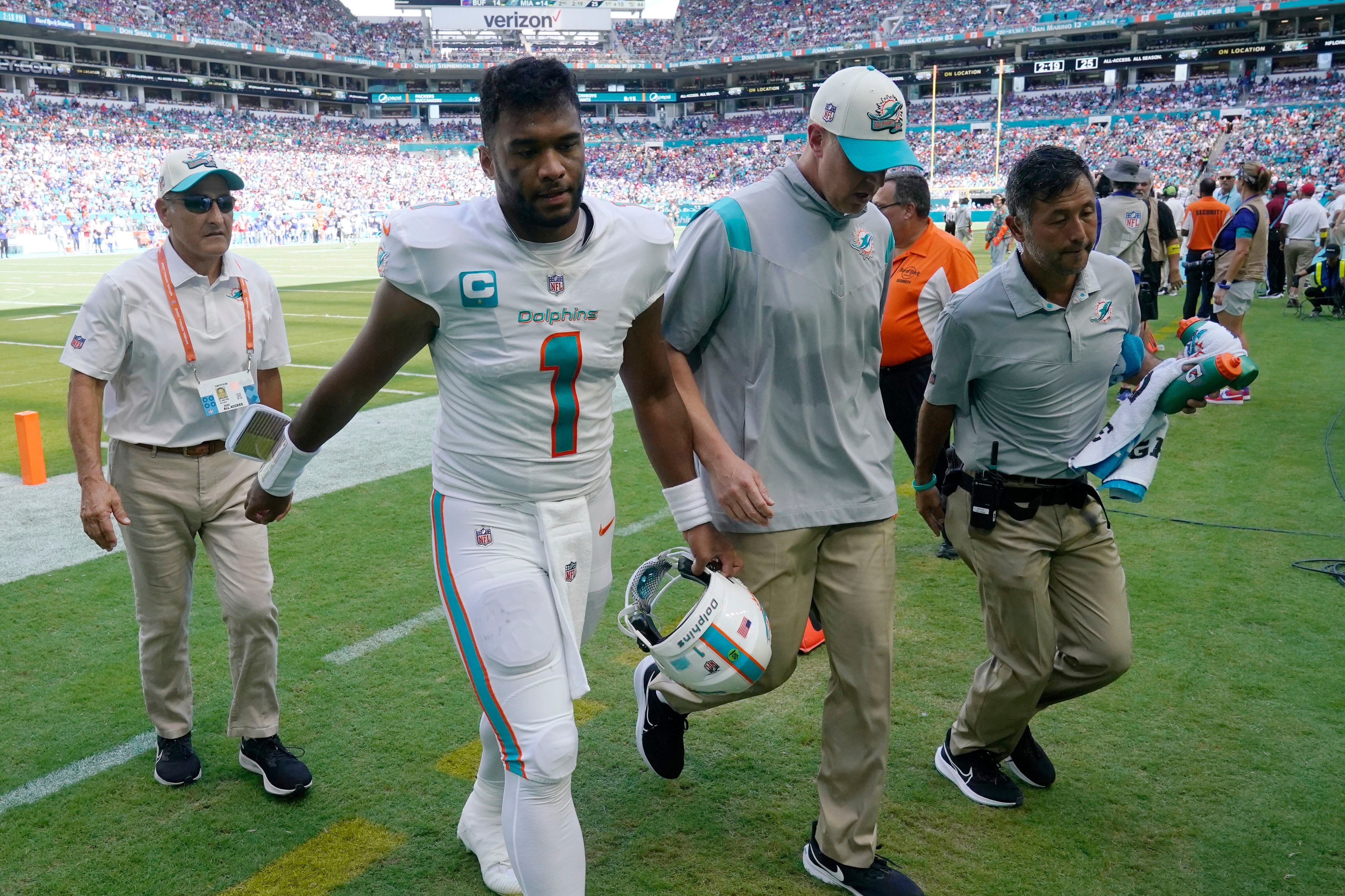 Dolphins' Jaylen Waddle clears concussion protocol ahead of Bills game