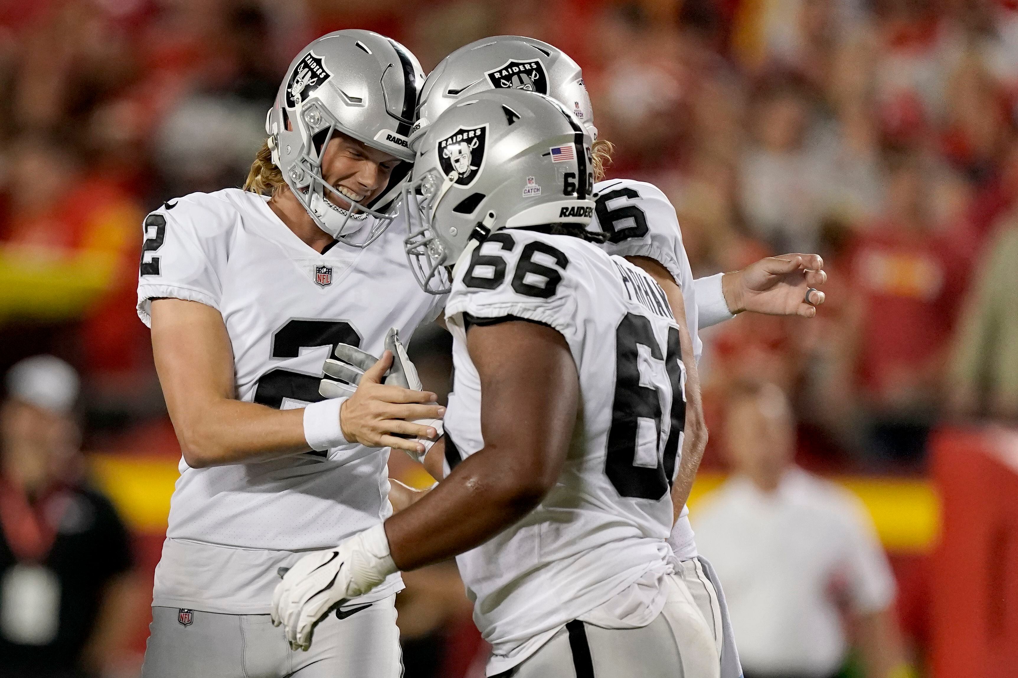 Las Vegas Raiders kicker Daniel Carlson's late fourth-quarter field goal  puts the Raiders back on top