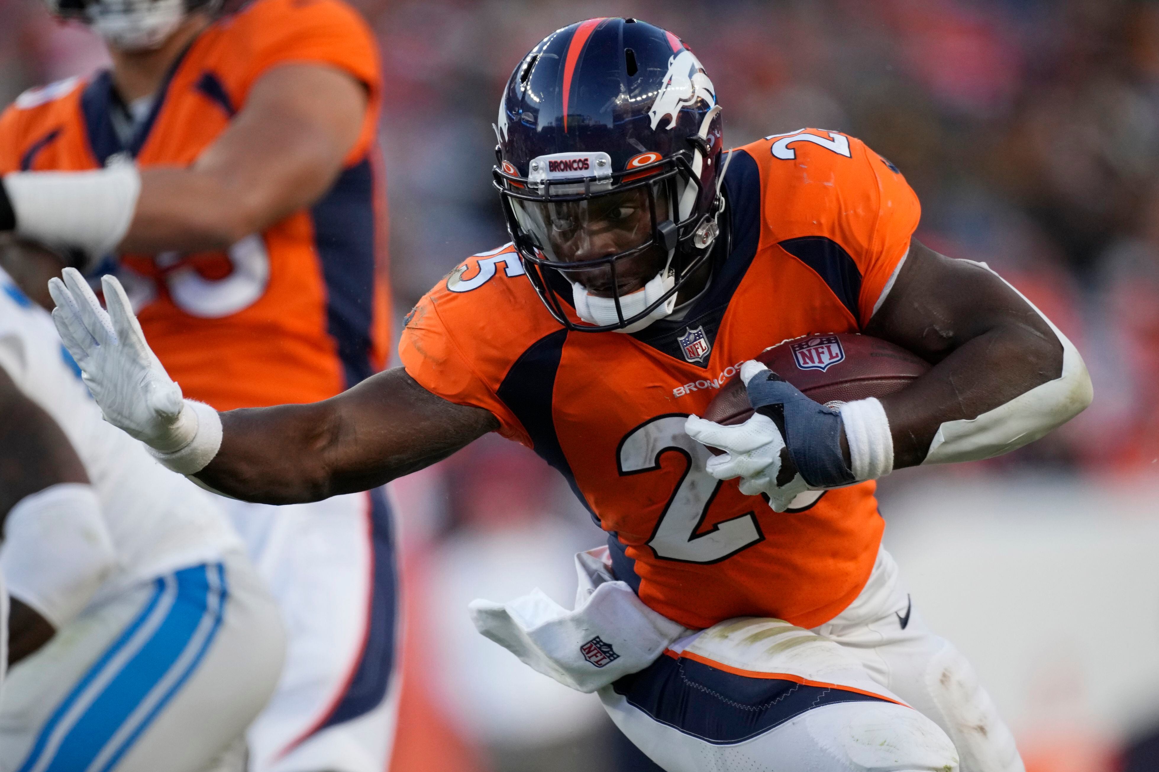 Broncos honor Demaryius Thomas with 38-10 rout of the Lions