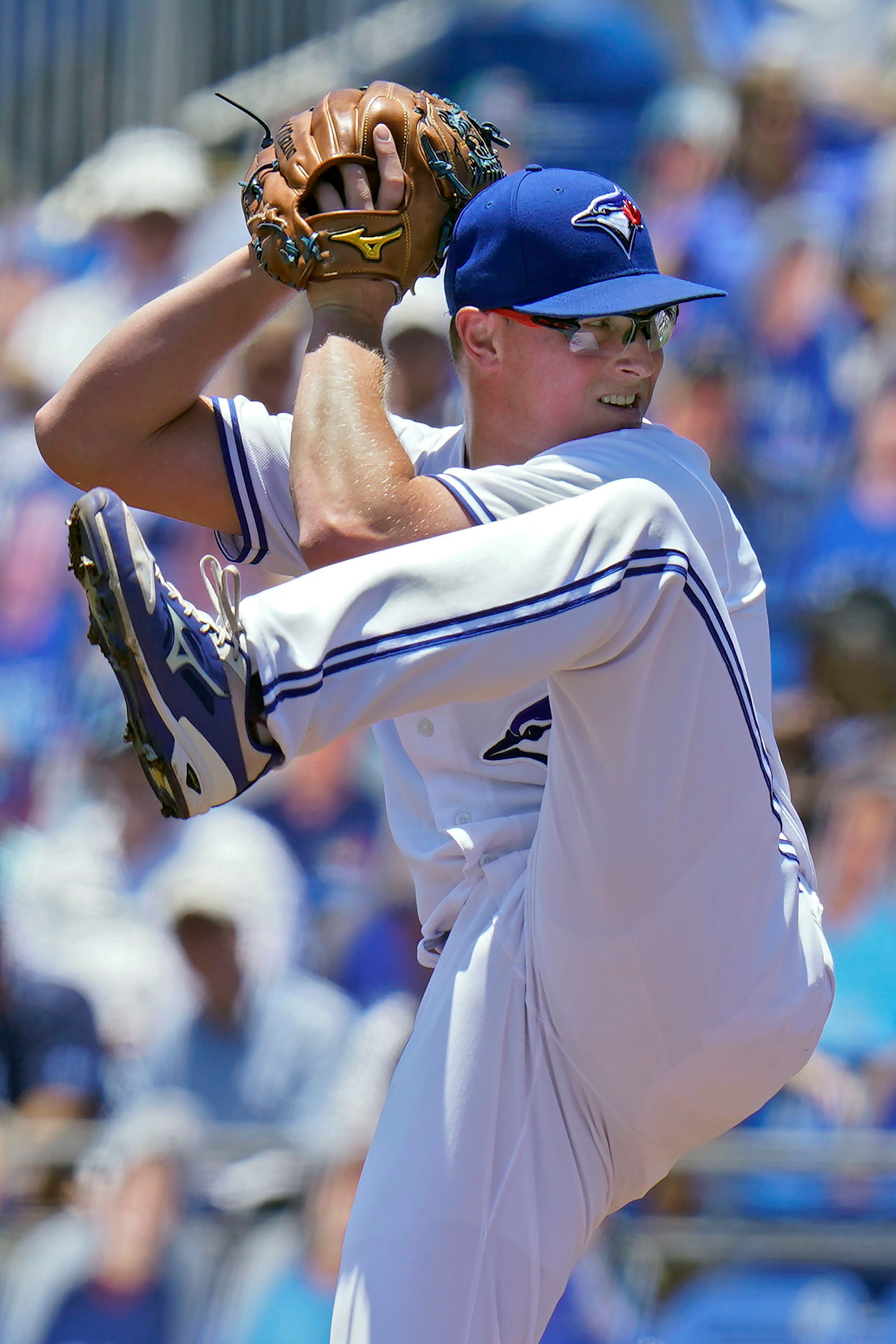 Rays win 11th in a row, score 7 in 11th to beat Toronto 14-8