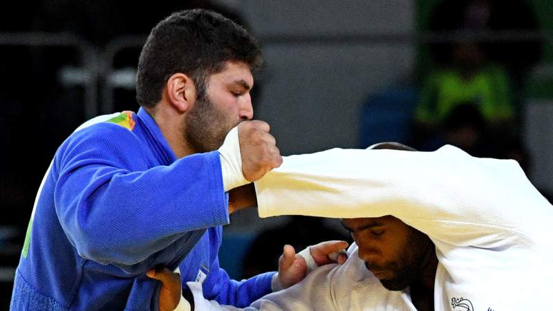 Algerian judoka, coach sent home for withdrawing to avoid Israeli