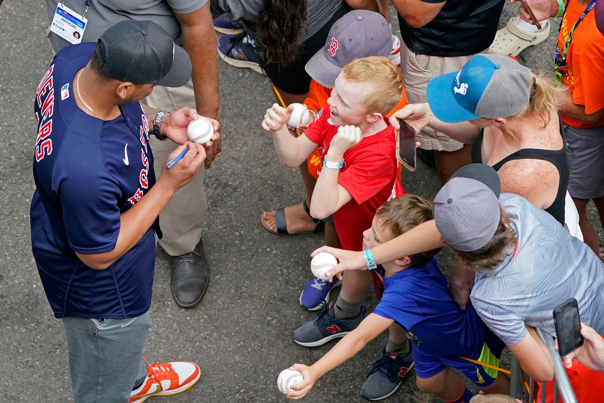 Kids Again: Red Sox, Orioles cardboard race Little Leaguers – KGET 17