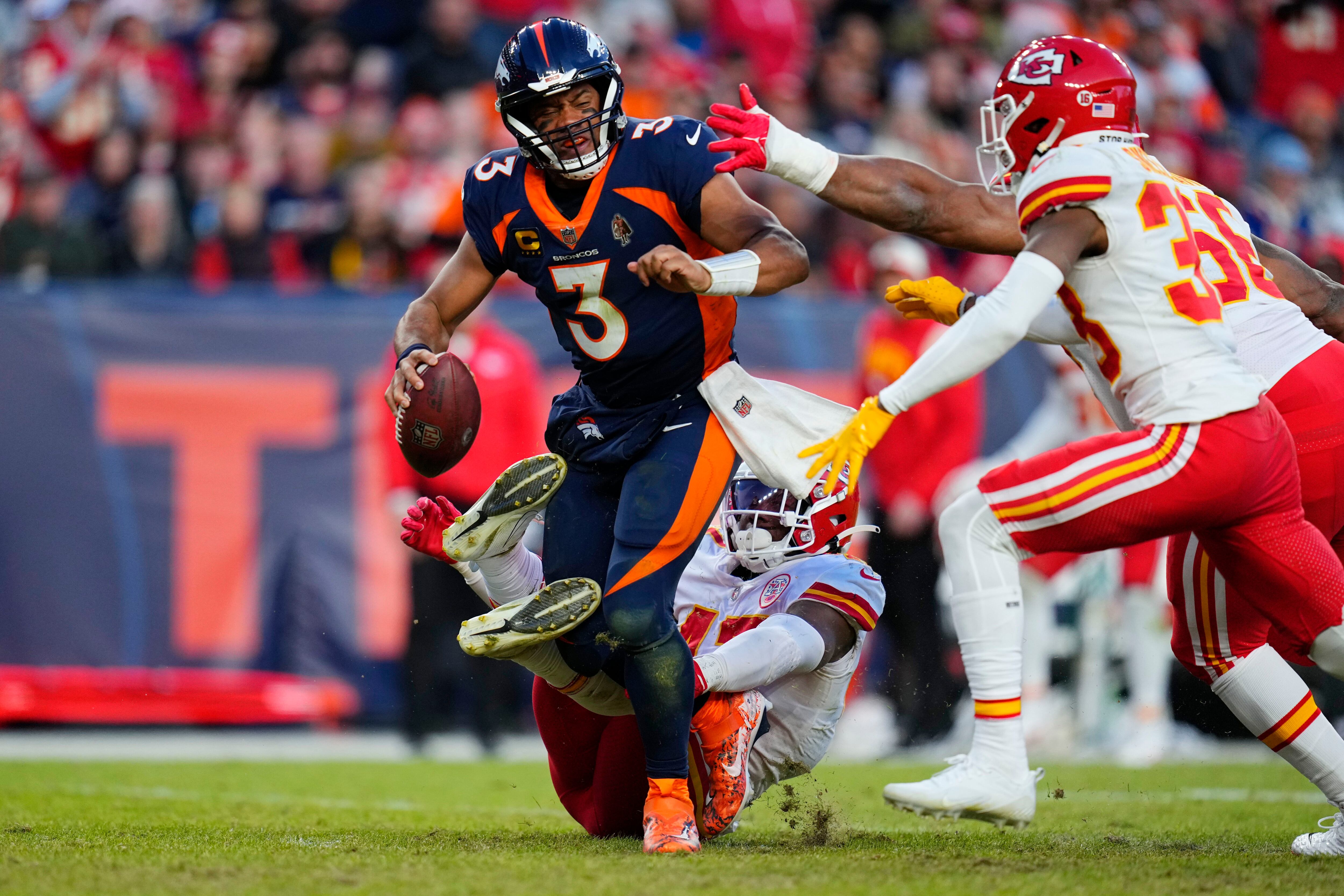 Wilson's concussion latest setback in Broncos' awful year - The