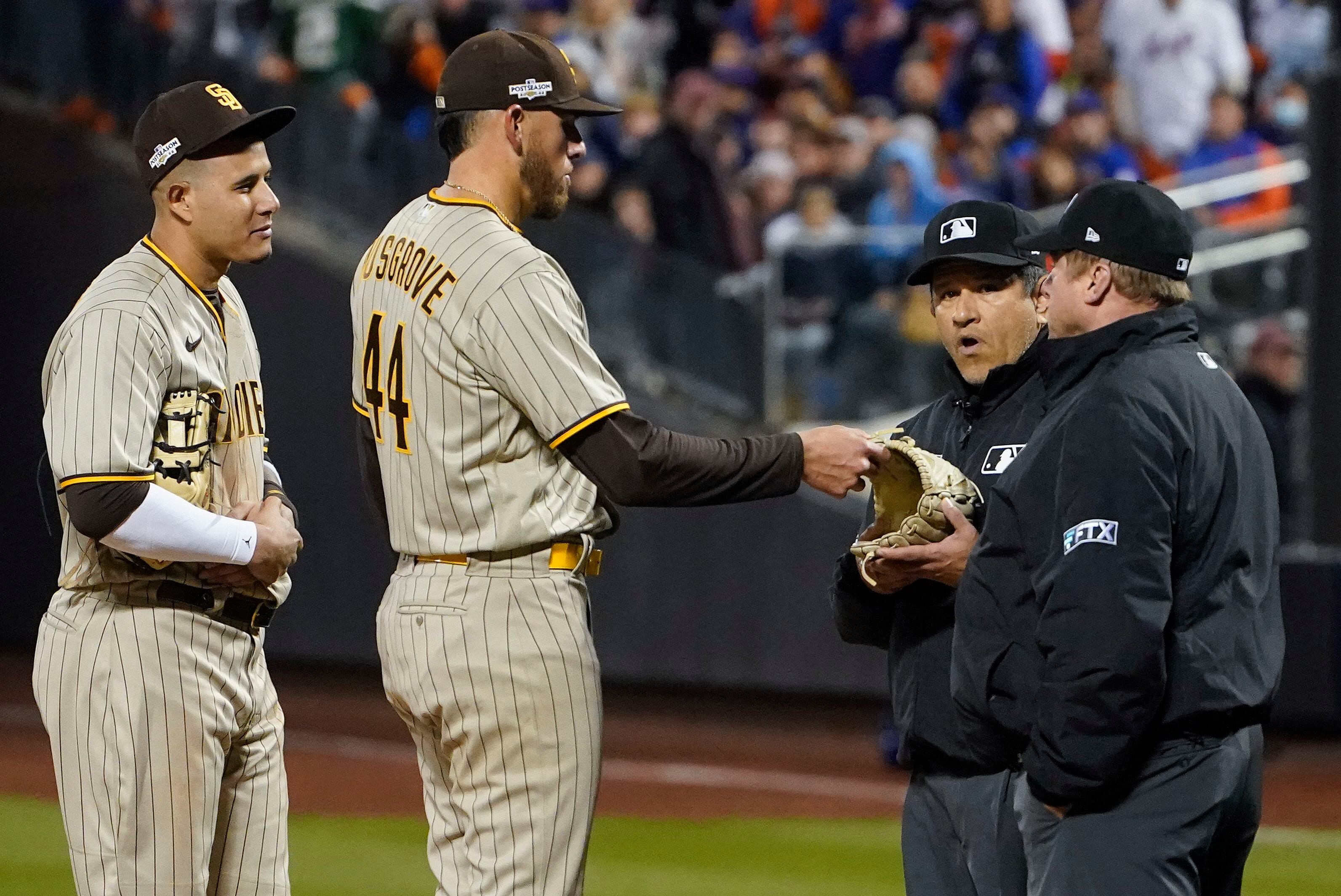 Why did Andrew McCutchen wear a mask? Former MVP defiantly covers up his  face in smoke-affected game vs Padres