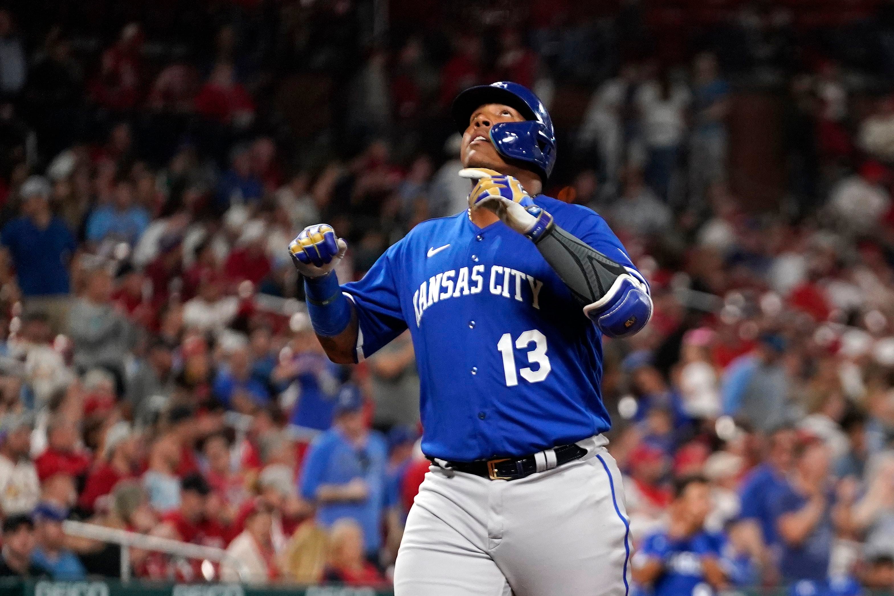 Pujols homers, gets 3 hits to propel Cards past Royals 6-5