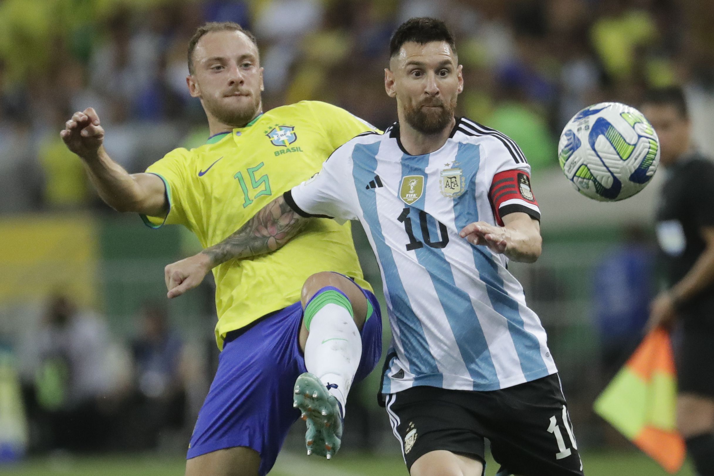 Brazil-Argentina delayed after fight breaks out between fans and police;  Dibu Martinez gets involved 