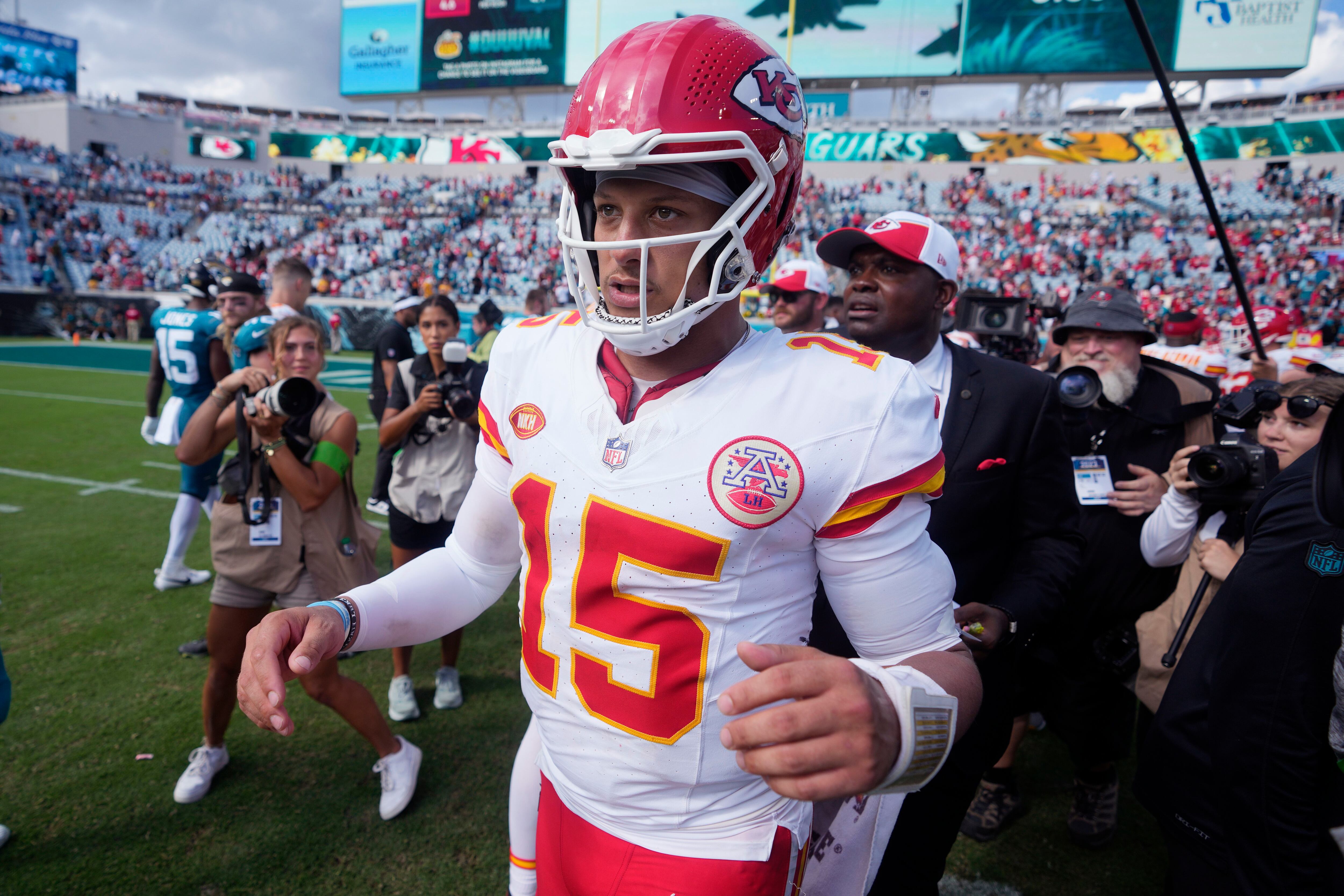 Patrick Mahomes restructures contract with Kansas City Chiefs for record  4-year deal