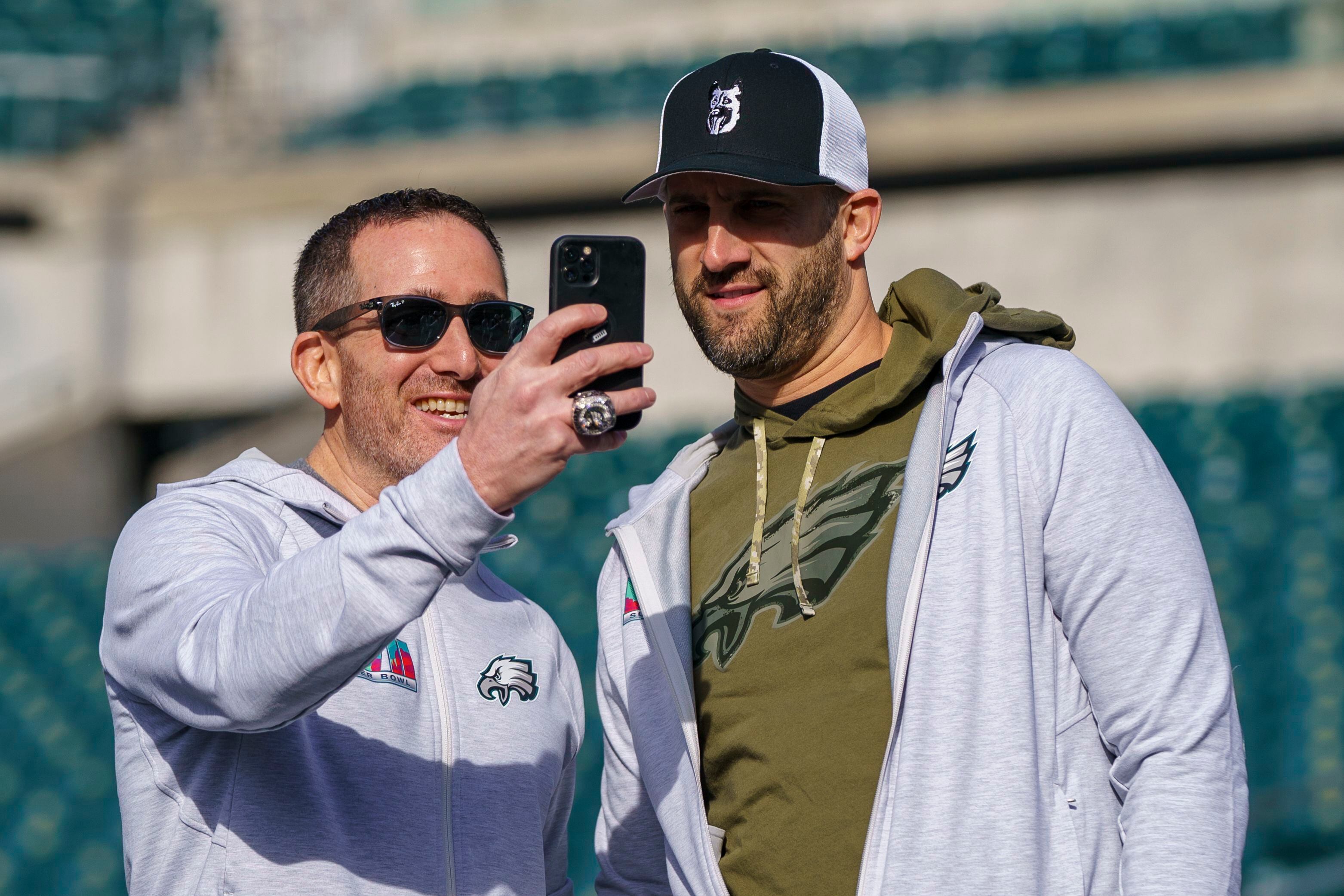 Eagles' Jason Kelce Destroys Everyone In Fiery Super Bowl Parade Speech