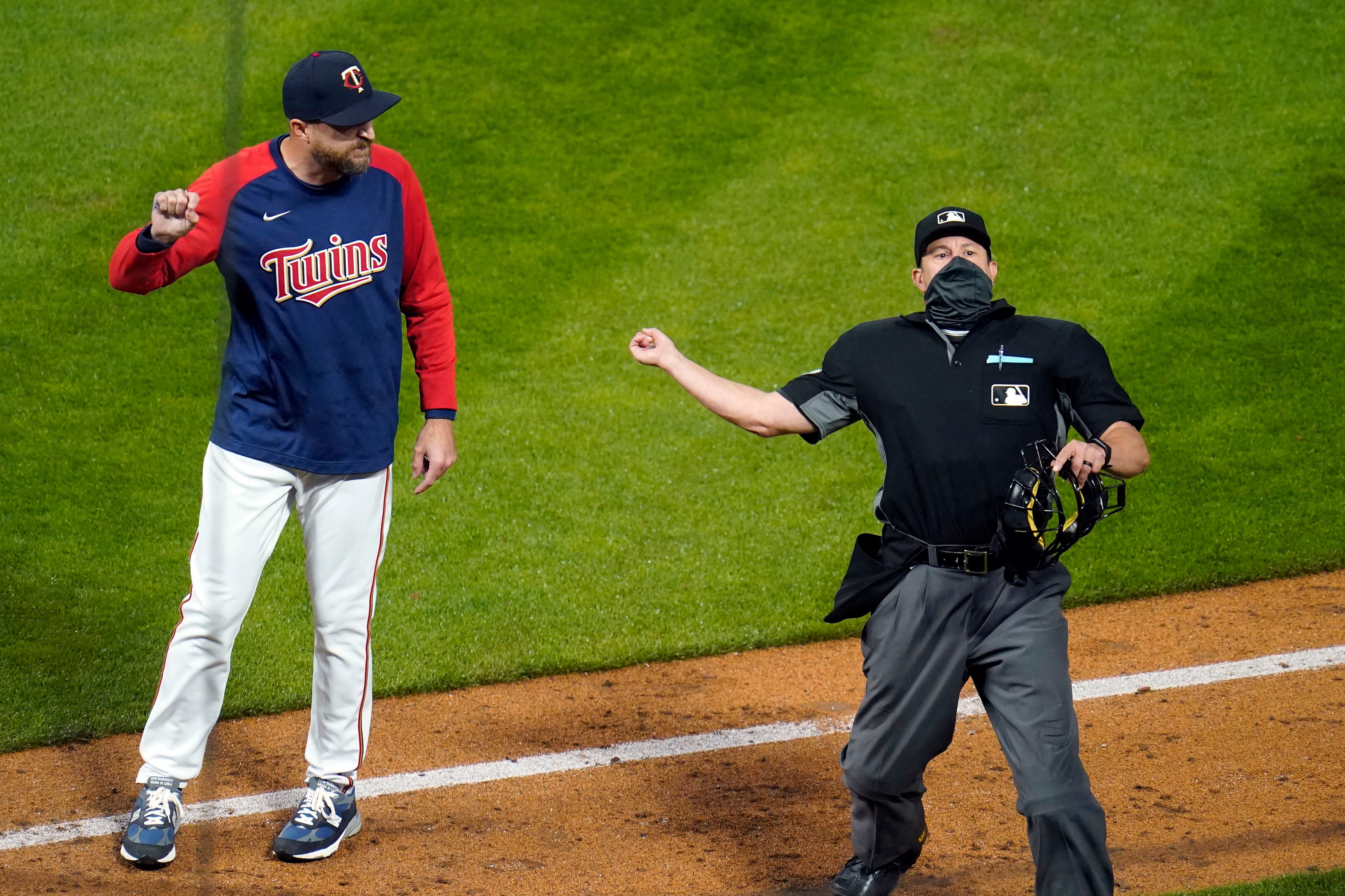 Tim Anderson and Tony La Russa ejected from game vs Athletics