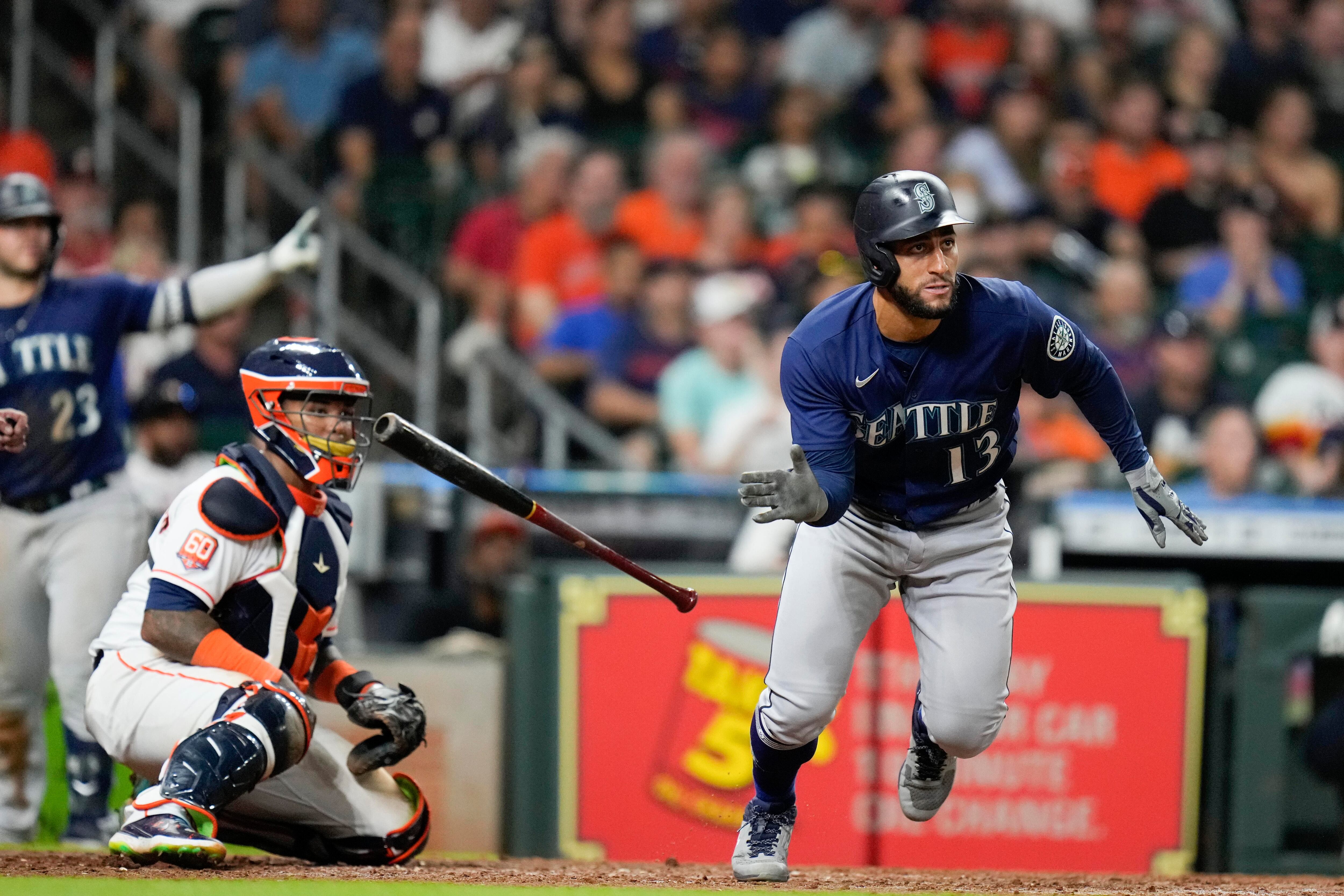 Toro pinch-hits for hurt J-Rod, leads Mariners past Astros