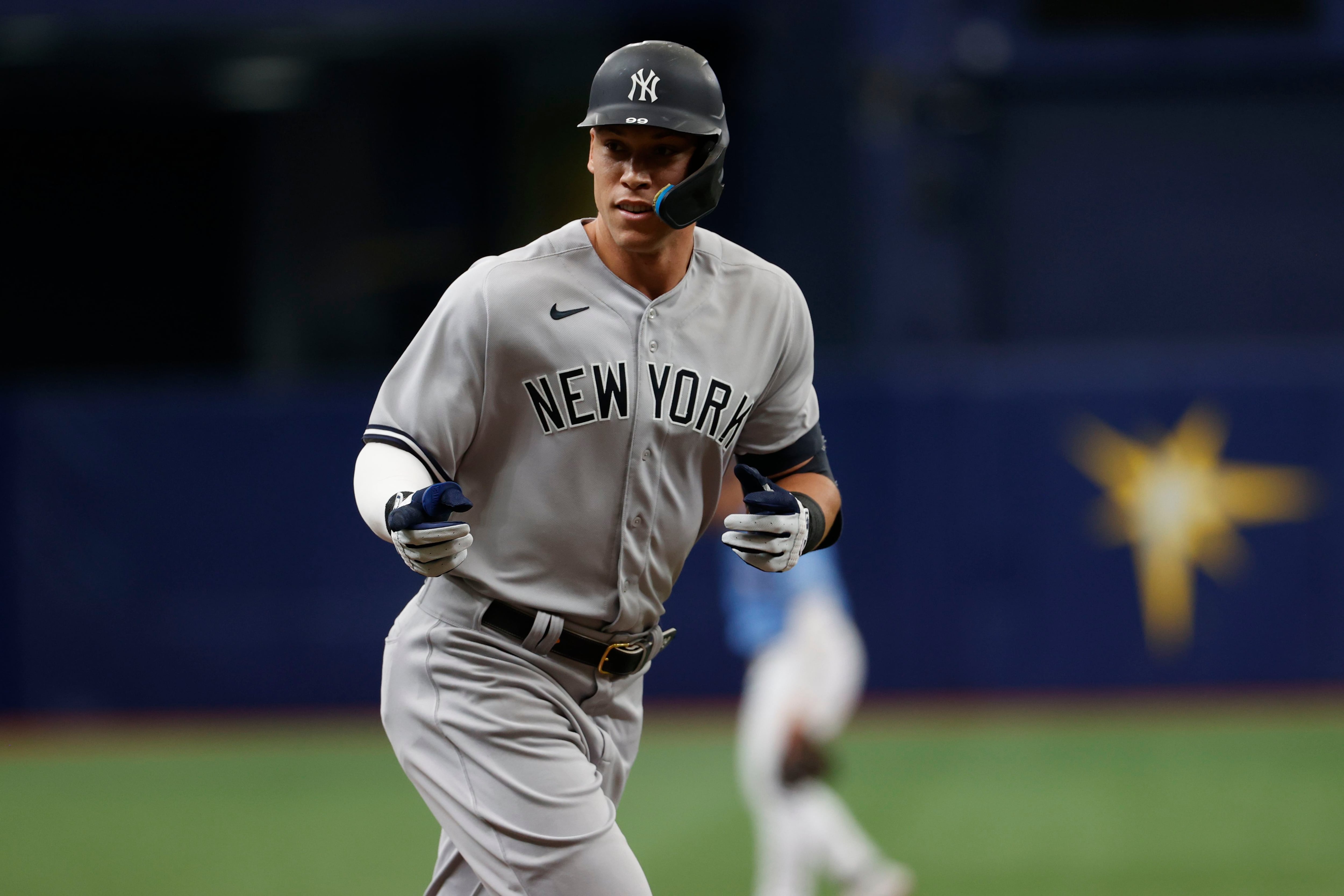 WholeHogSports - Benintendi's walk-off gives Red Sox 4-game sweep of Yankees