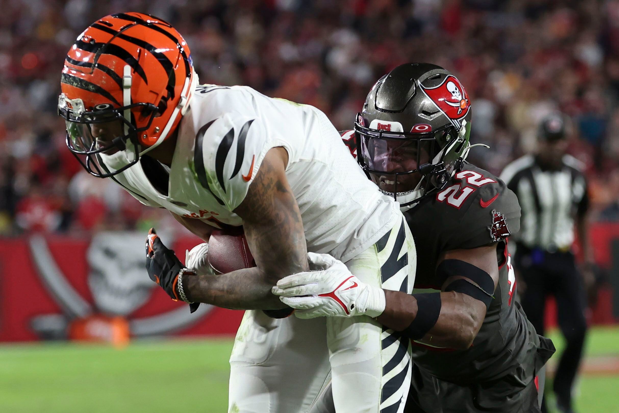Burrow throws for 4 TDs, Bengals rally past Buccaneers 34-23