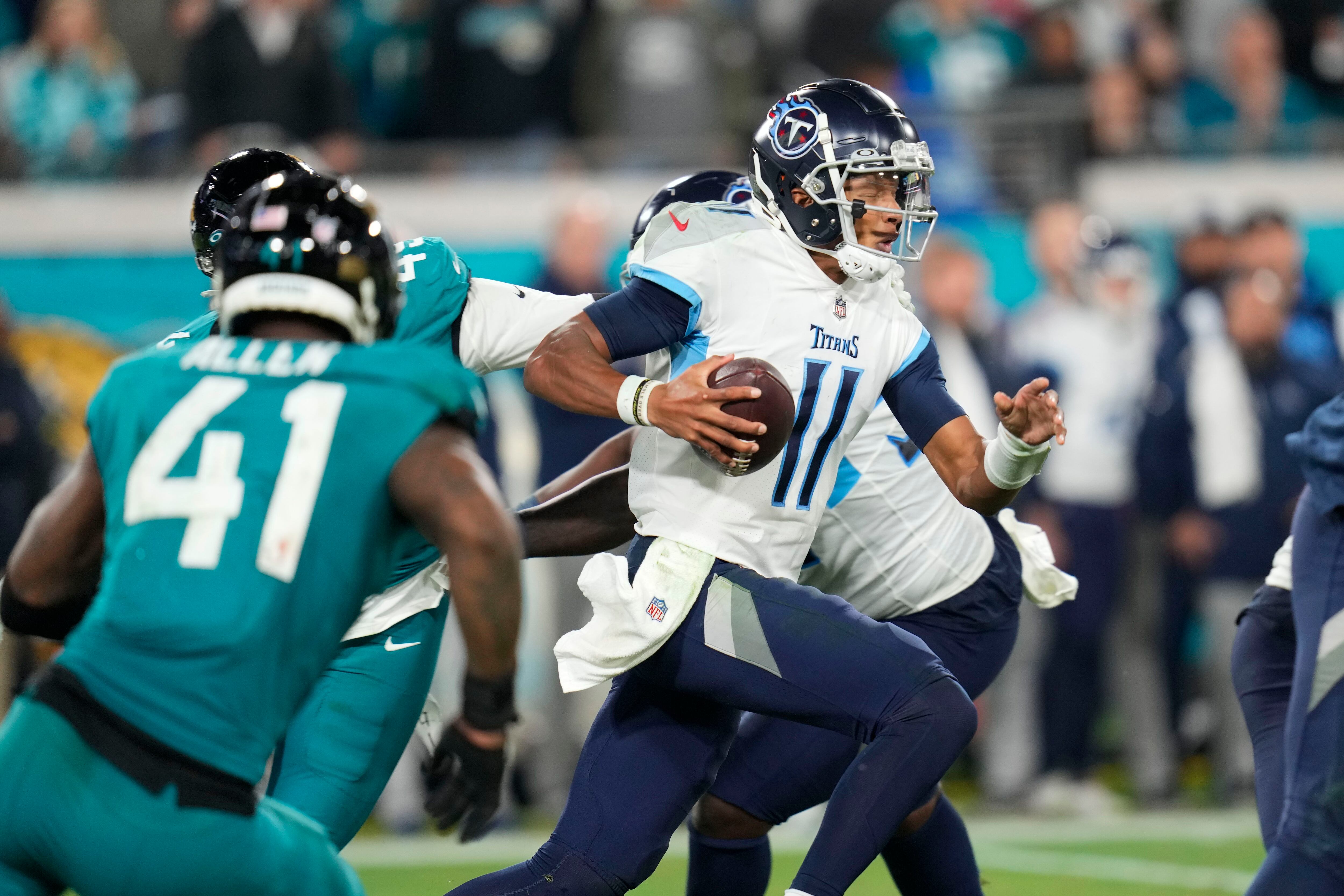 Jags return fumble for TD, beat Titans for AFC South title – KGET 17