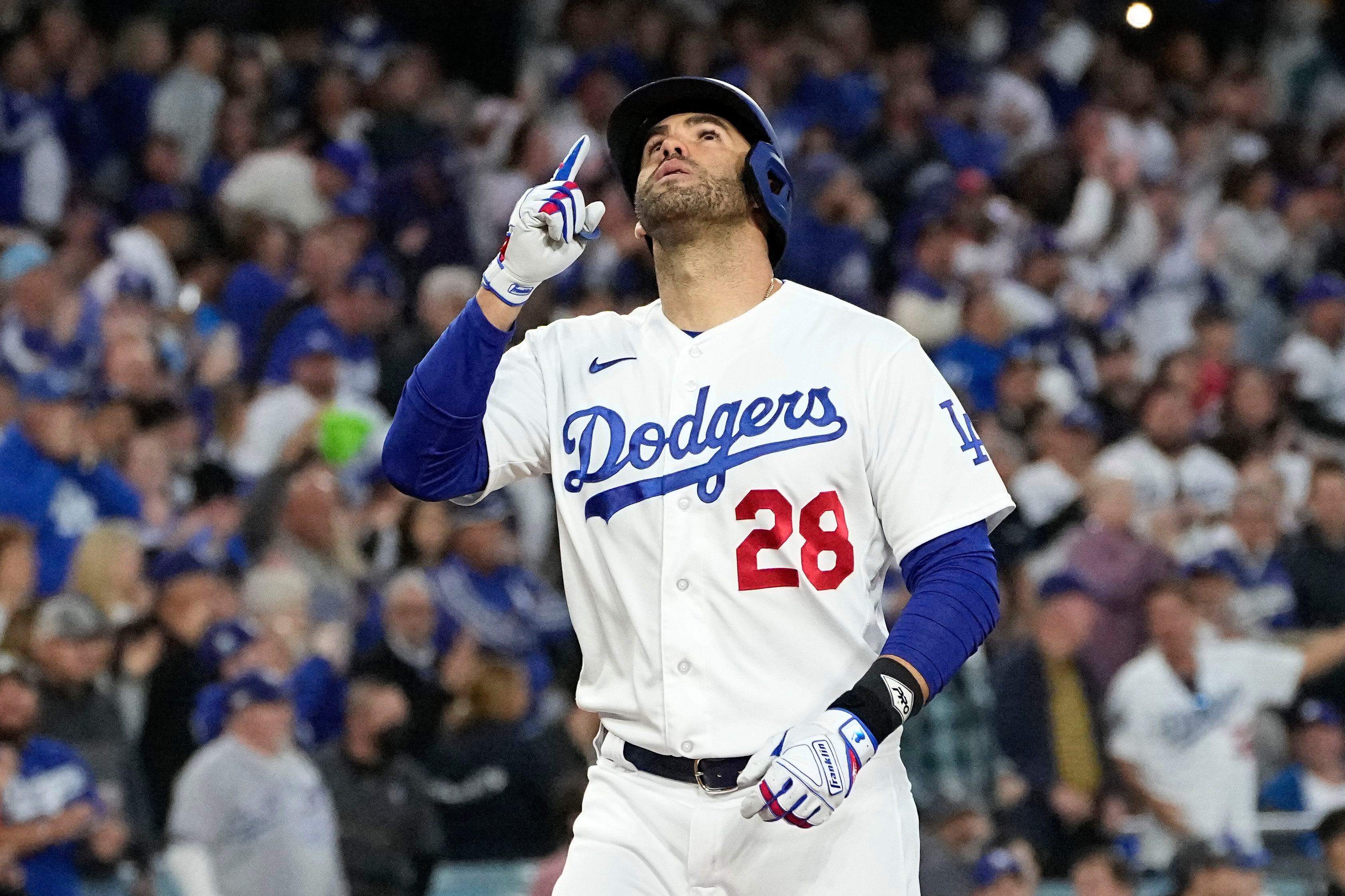 Clayton Kershaw is superb in joining 200-win club as Dodgers blank Mets