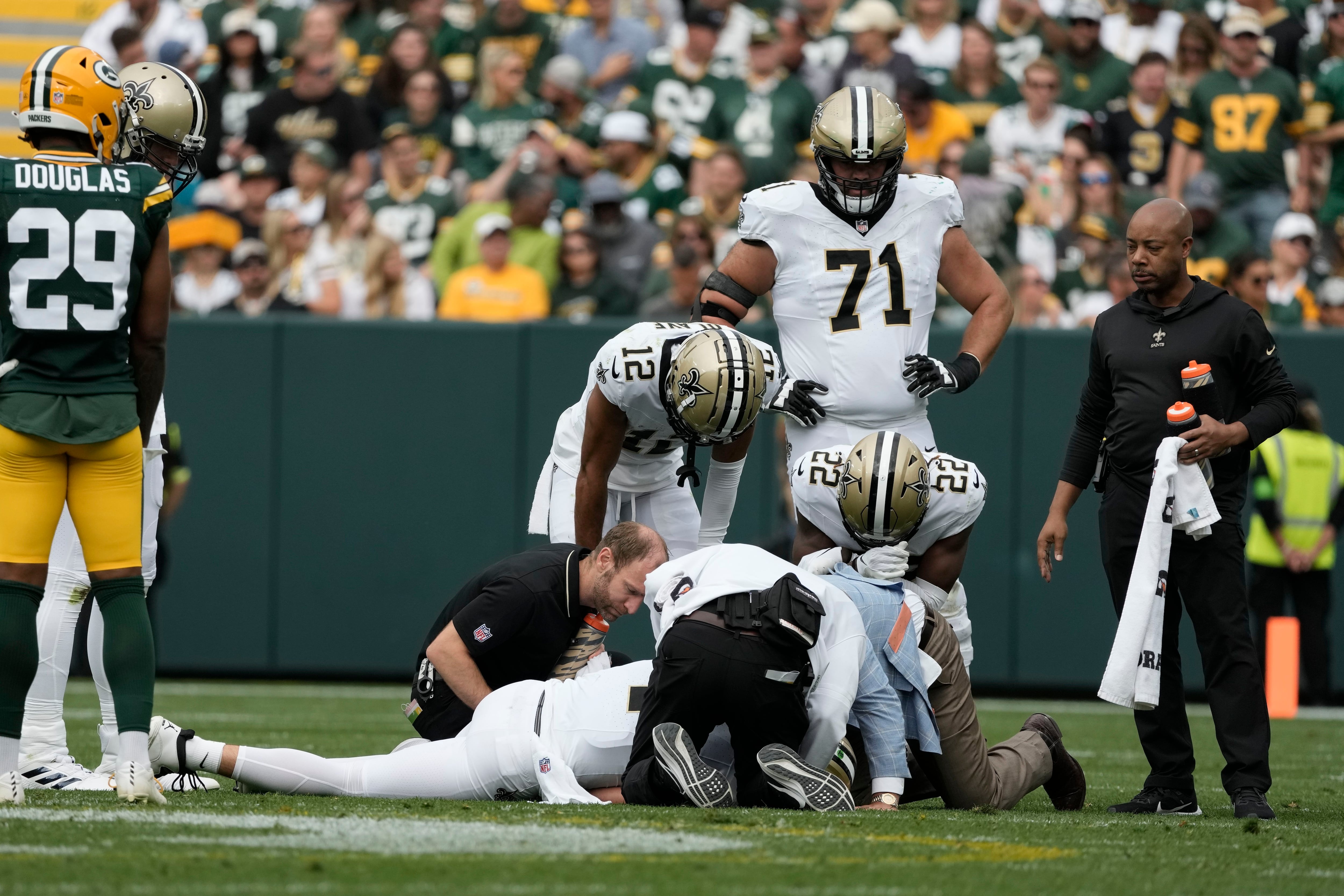 Packers beat Saints 18-17 at Lambeau Field