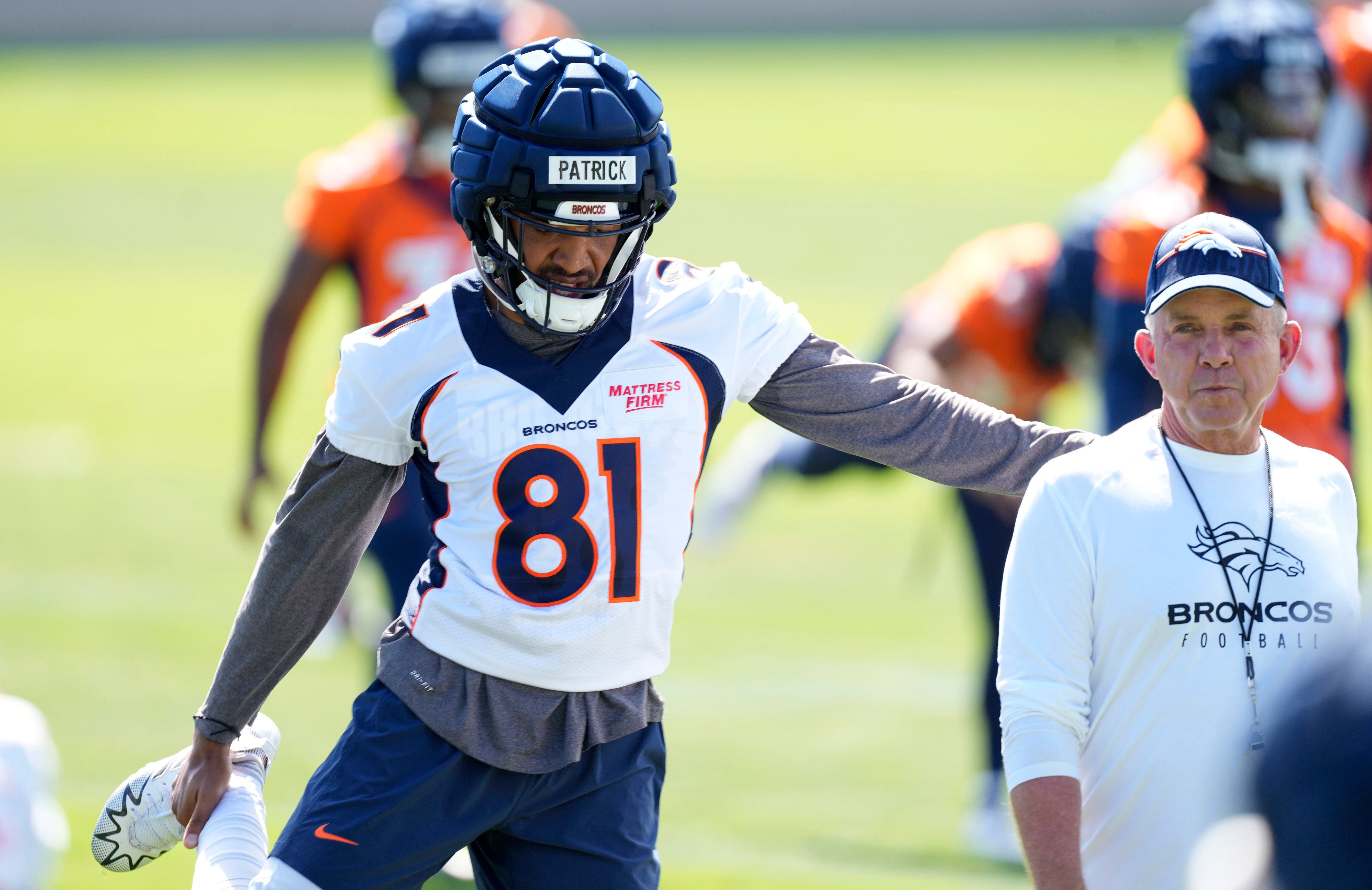 Sources - Denver Broncos WR Tim Patrick suffers torn ACL in right knee, out  for season - ESPN