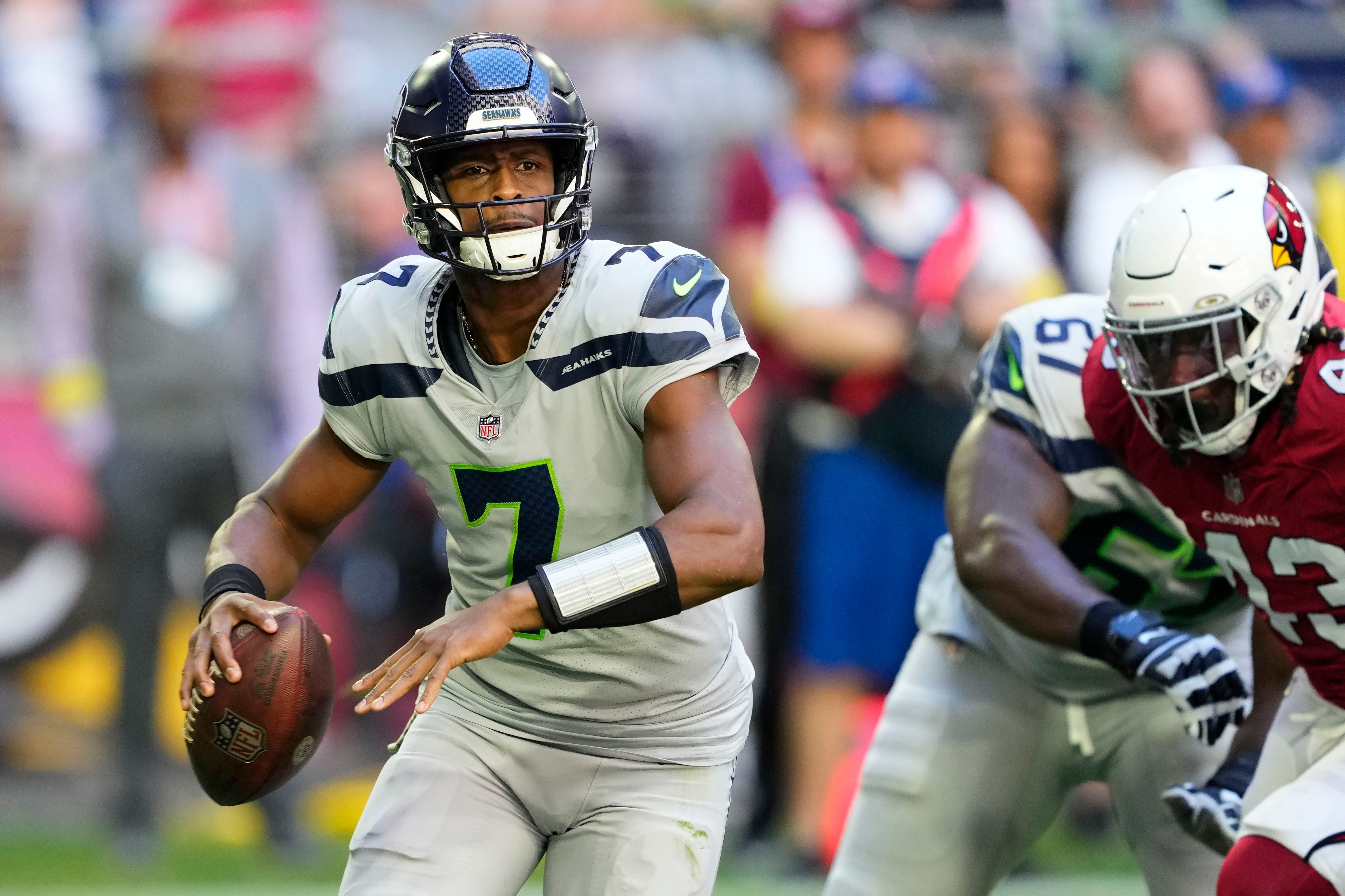 Russell Wilson dismisses wristband comment from Pete Carroll – KXAN Austin