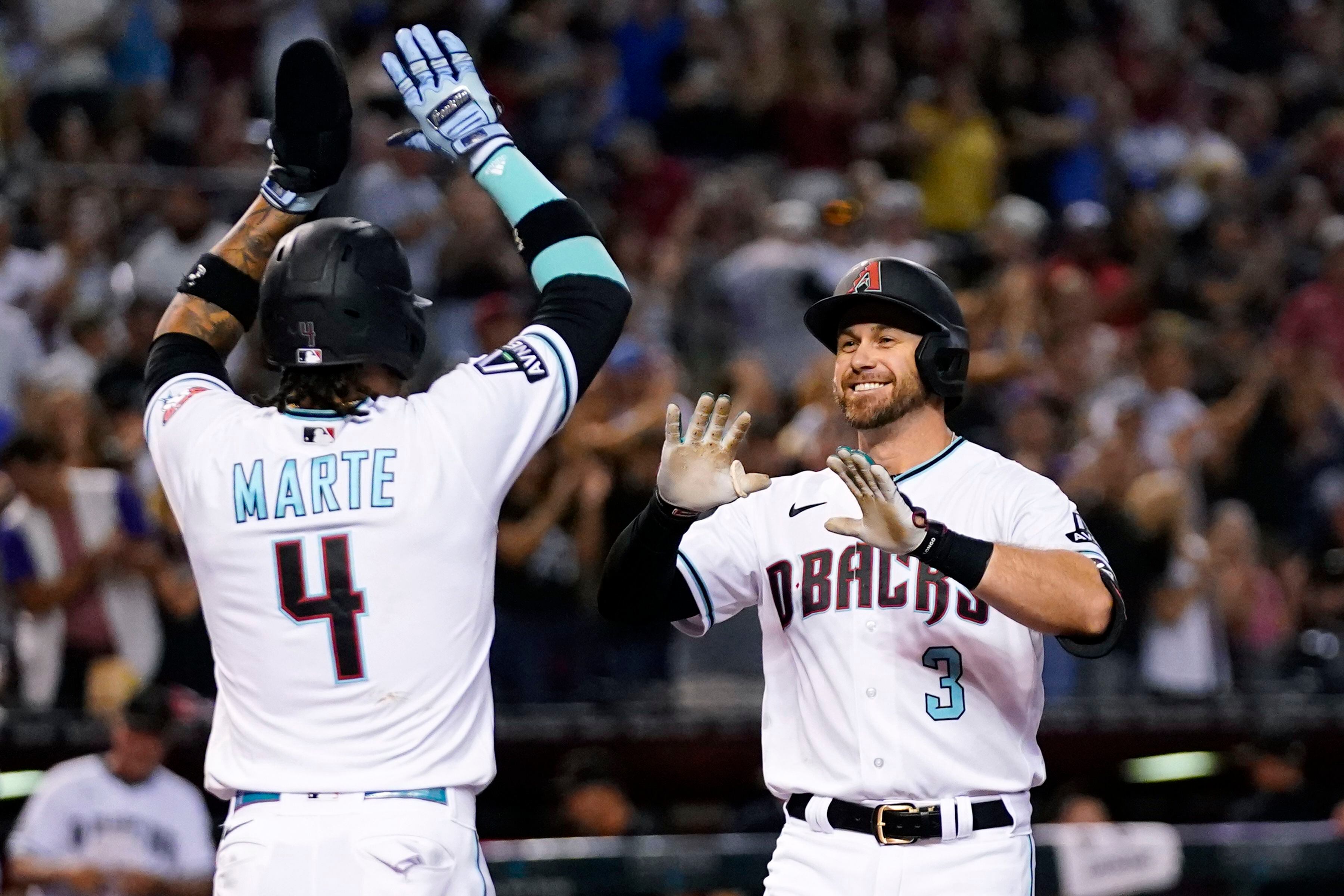 Arizona manager Lovullo ejected after Phillies hit Carroll in