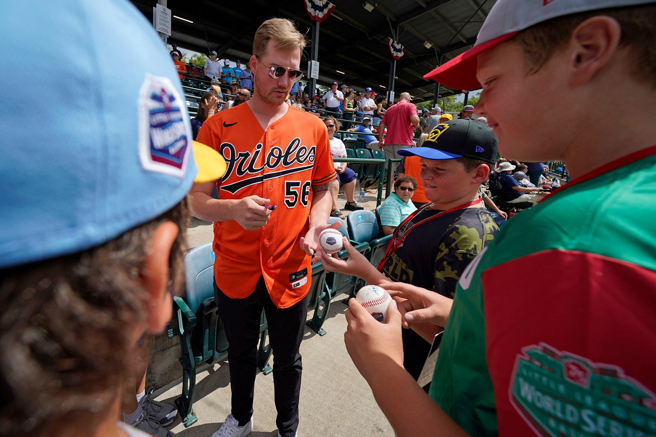 Kids Again: Red Sox, Orioles cardboard race Little Leaguers – KGET 17