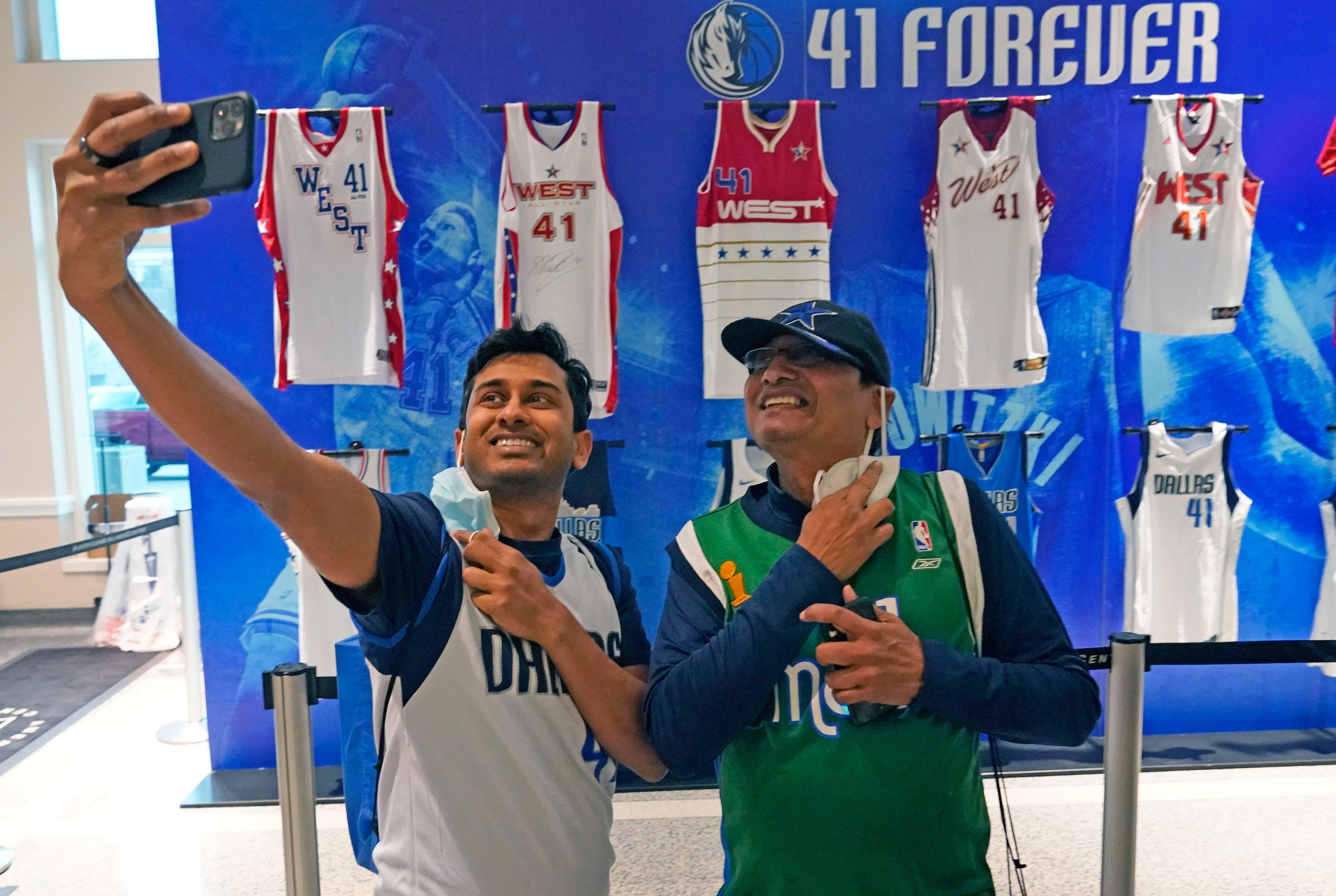 Mark Cuban Says Dirk Nowitzki's Mavericks Jersey Retirement Could