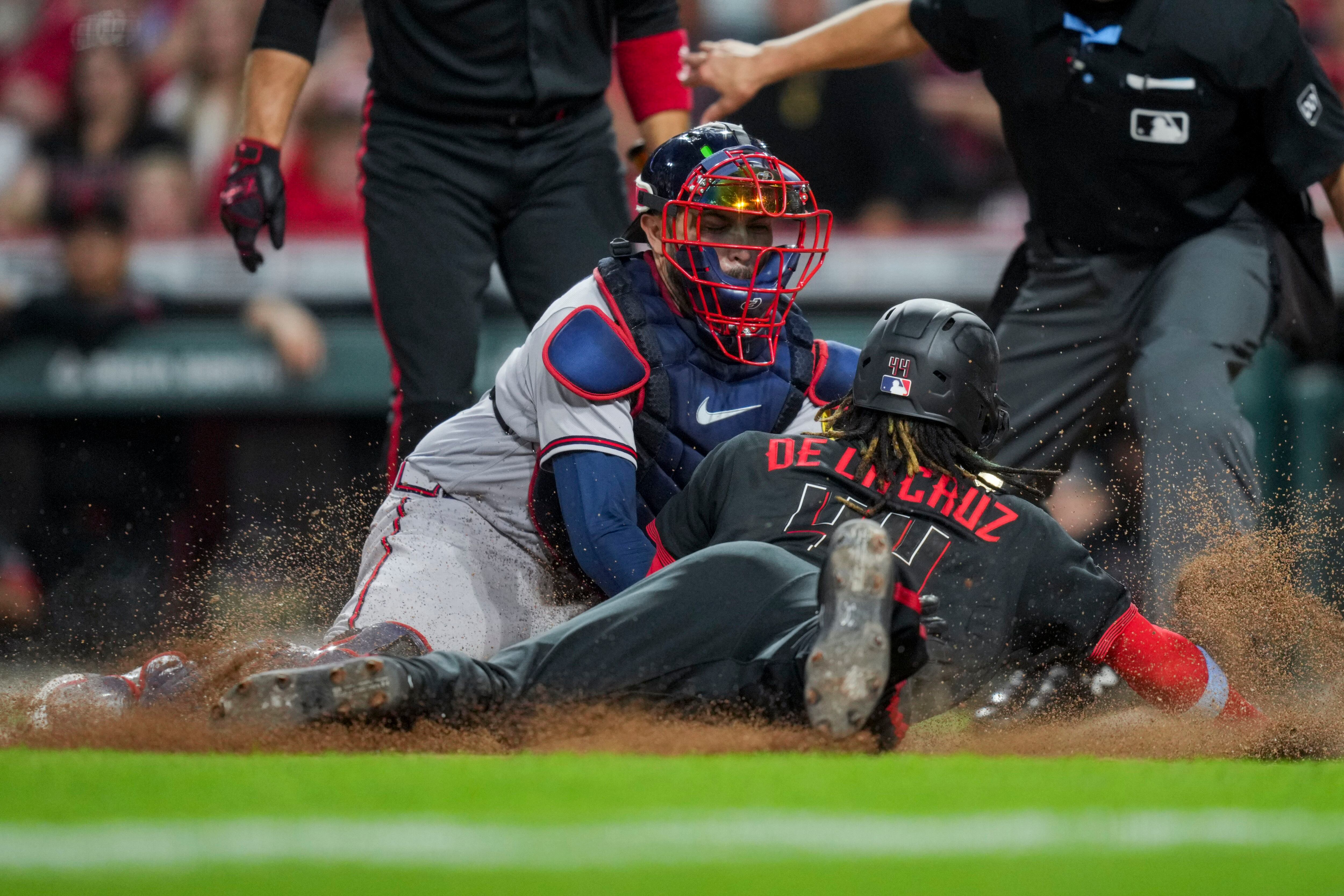 Joey Votto homers twice, Elly De La Cruz cycles, Reds win 12th