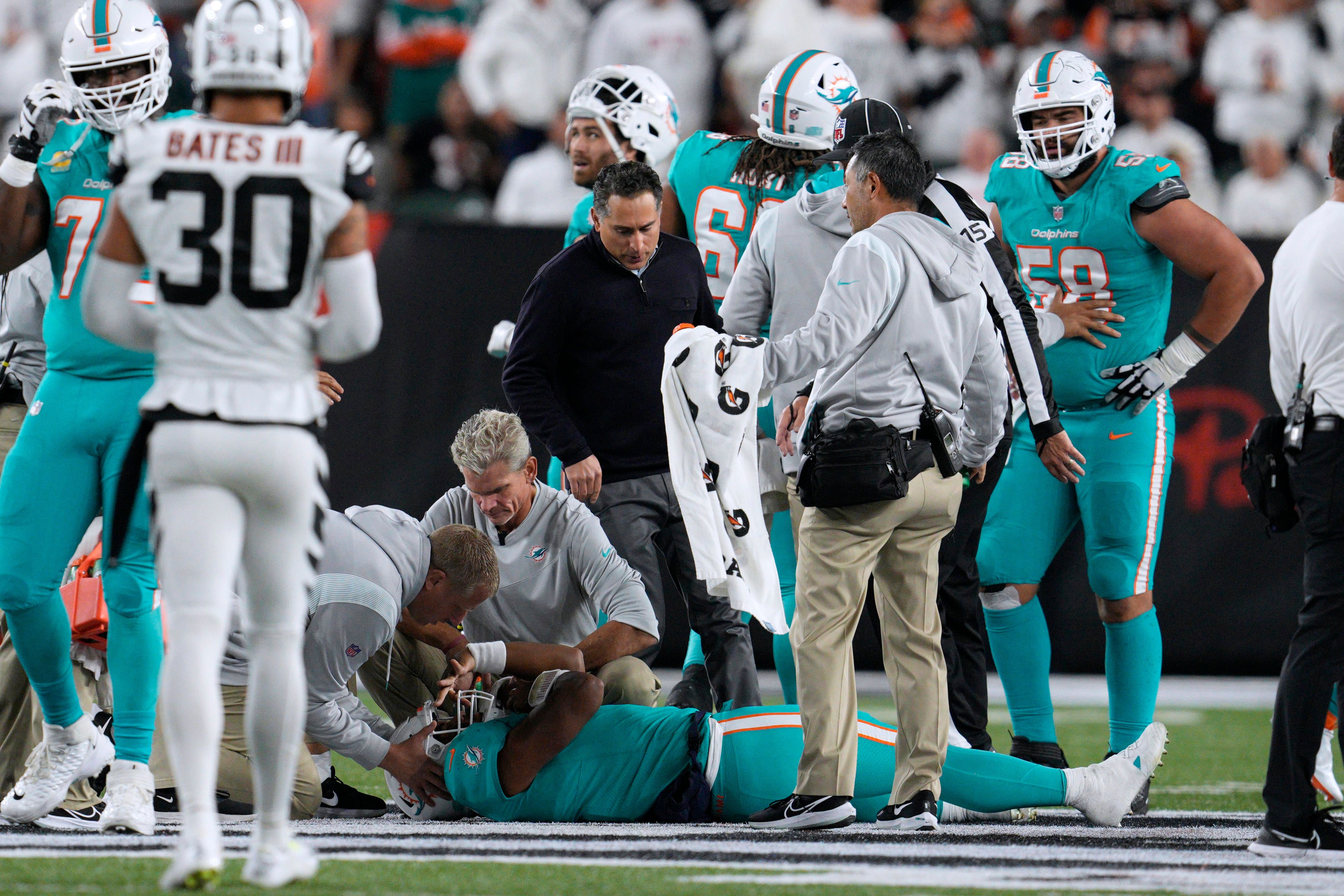 Miami Dolphins Quarterback Mike White clears concussion protocol - The  Phinsider