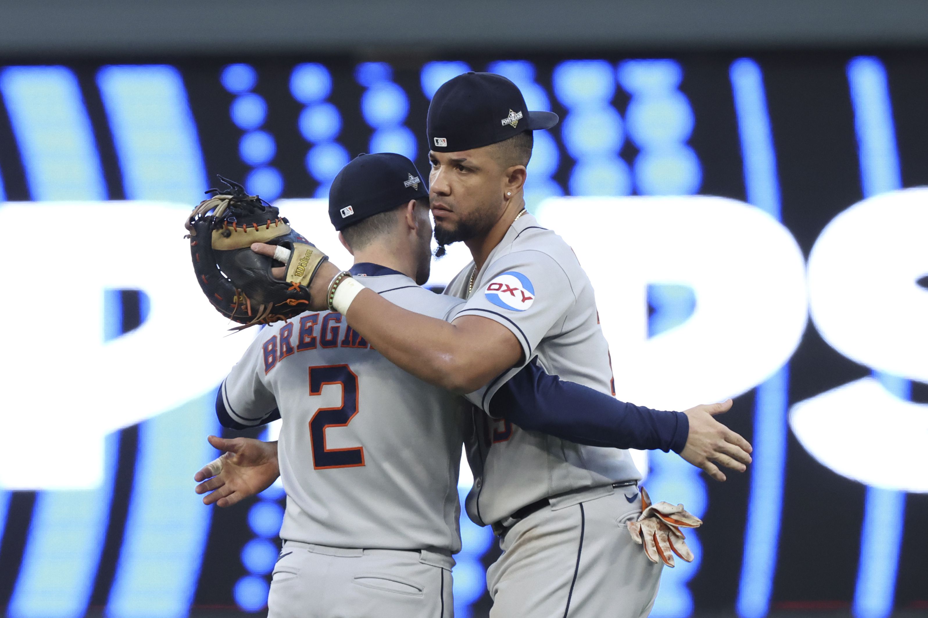 Astros pound 4 homers, with a pair by Abreu, to rout Twins 9-1 and take 2-1  ALDS lead