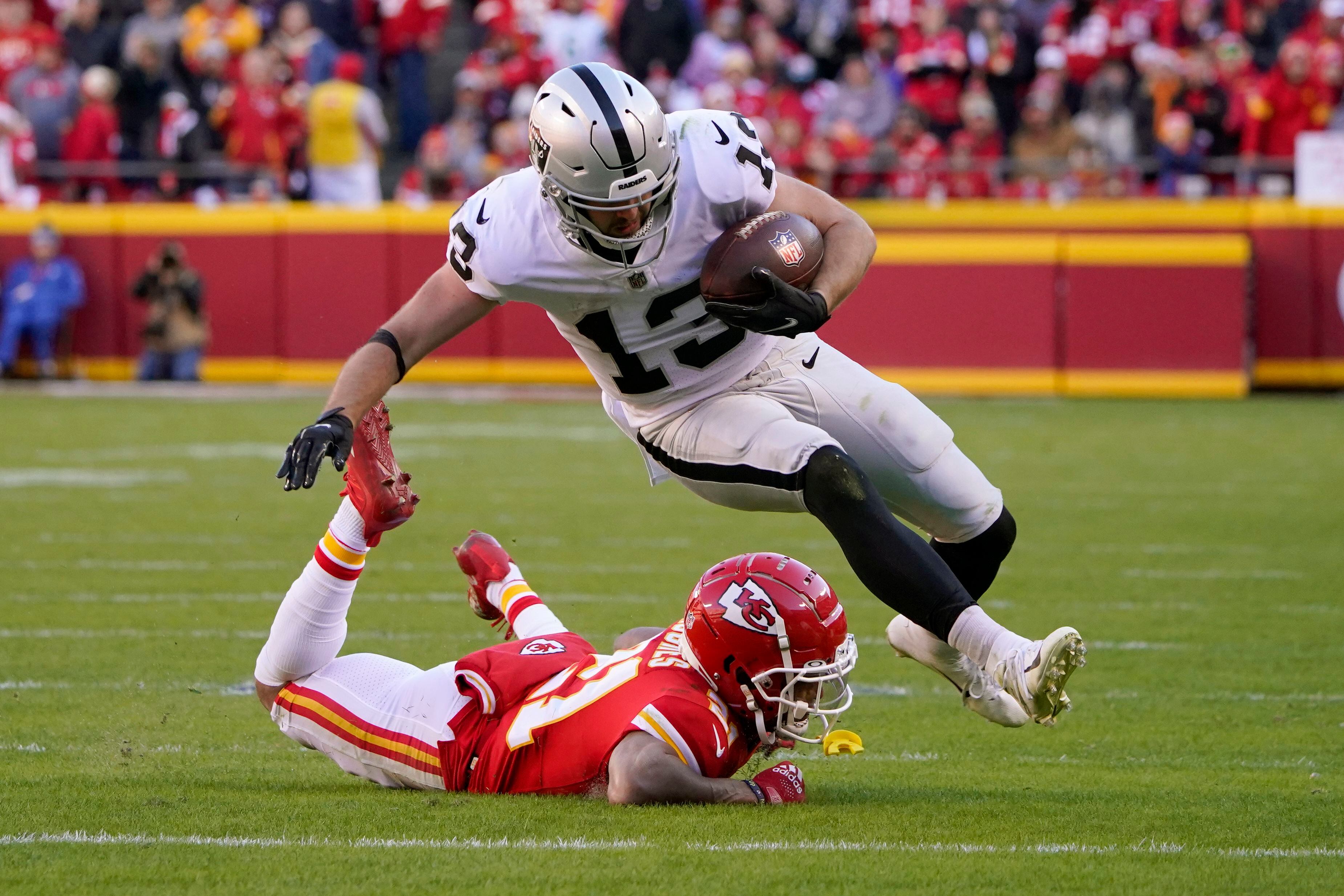 Raiders with 5 turnovers, get crushed by Chiefs 48-9