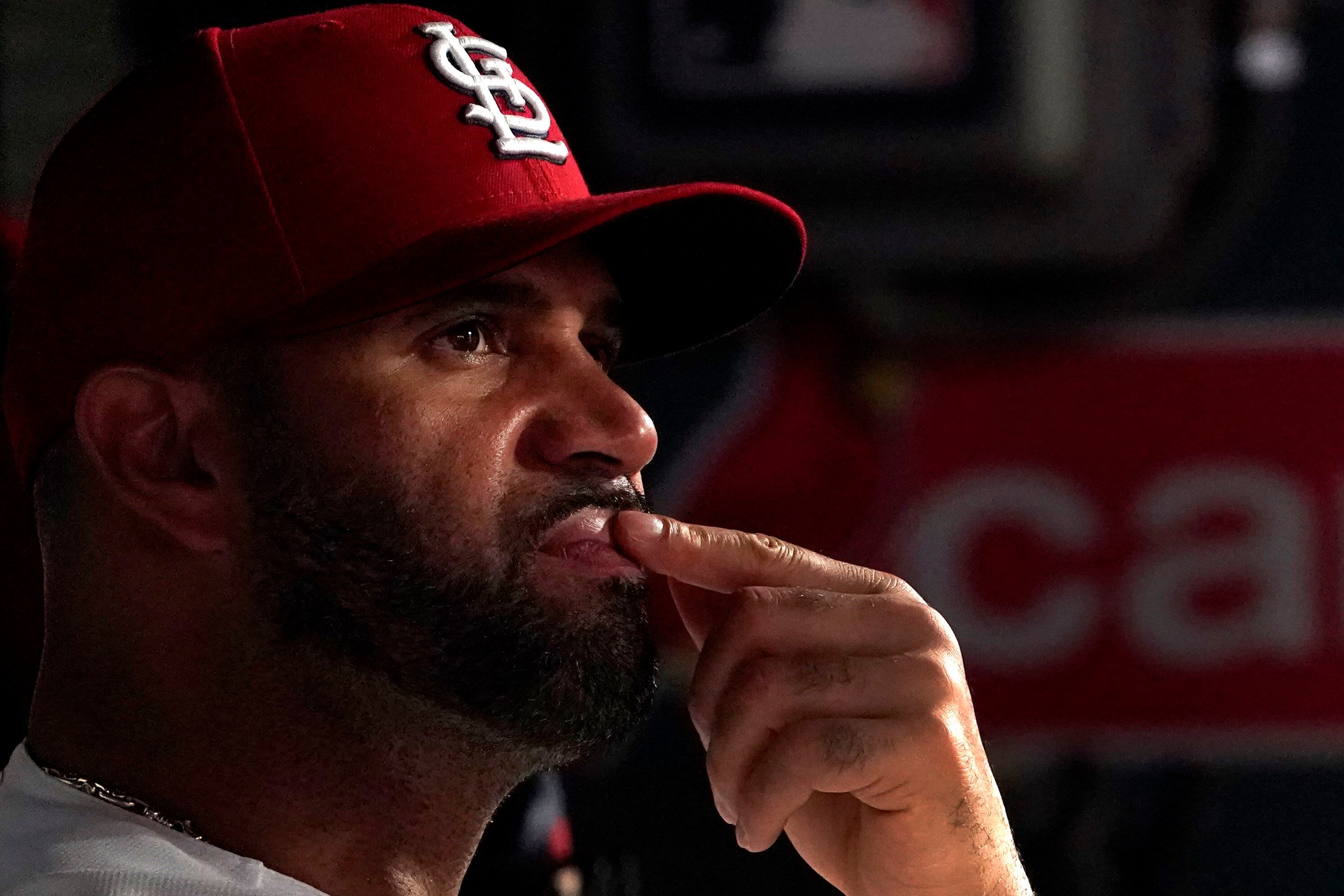 Albert Pujols gifts 697th home run ball to a pair of Pirates fans