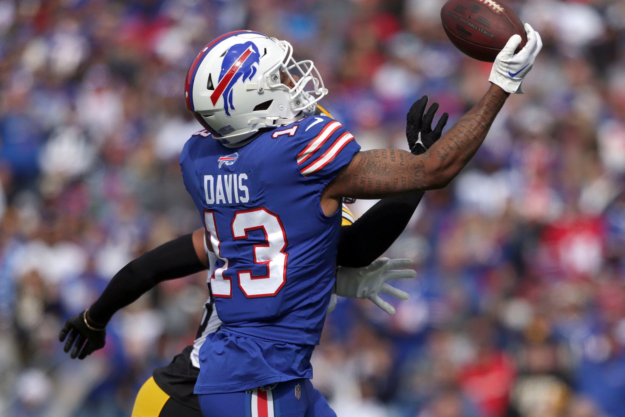 Allen picks apart Steelers secondary in Bills' 38-3 win