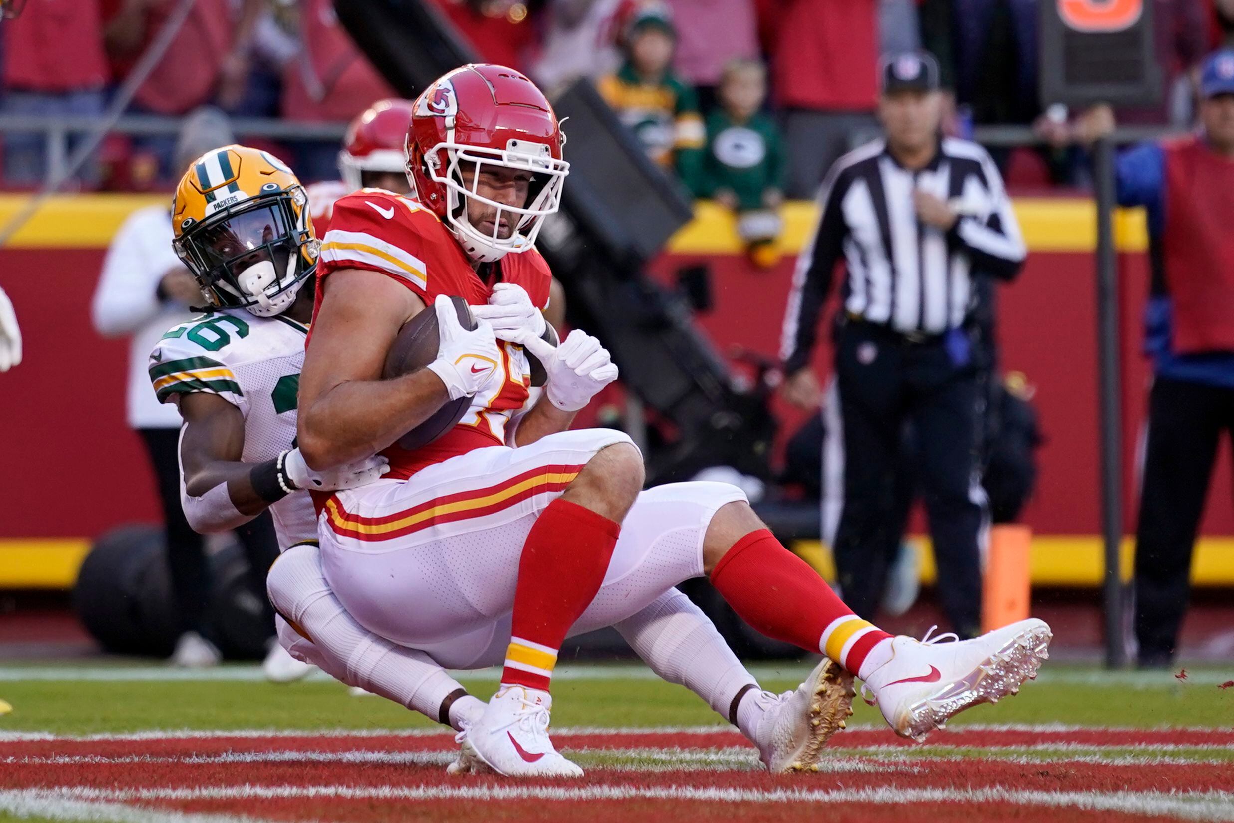 Chiefs edge Rodgers-less Packers 13-7 in defensive slugfest