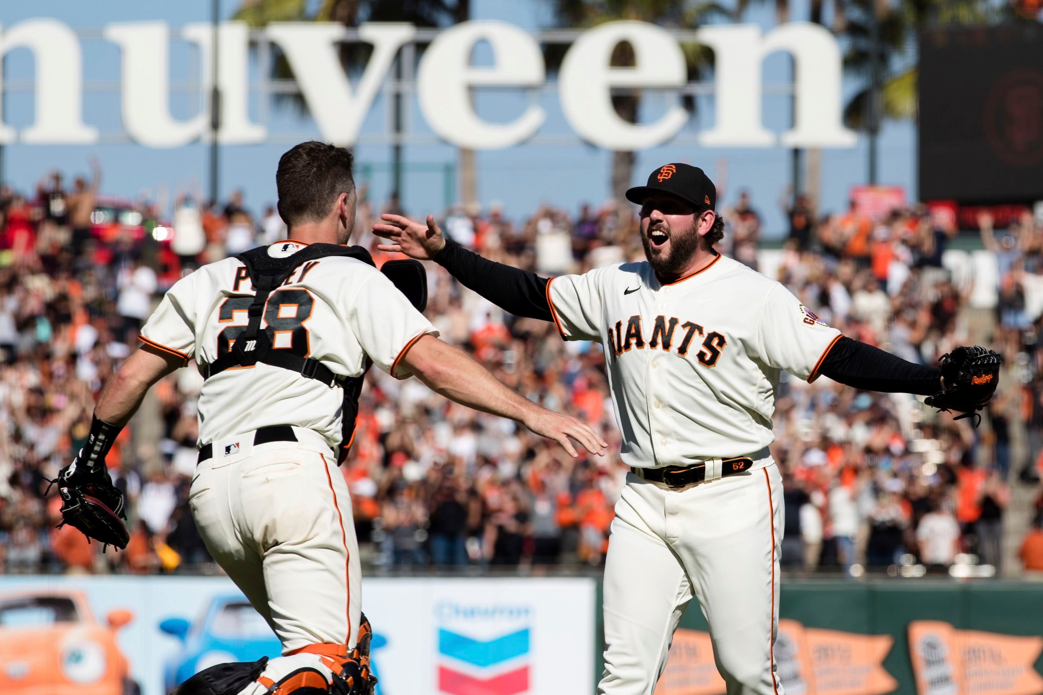 SF Giants: Kevin Gausman tagged in loss to Pirates, OF makes mound debut