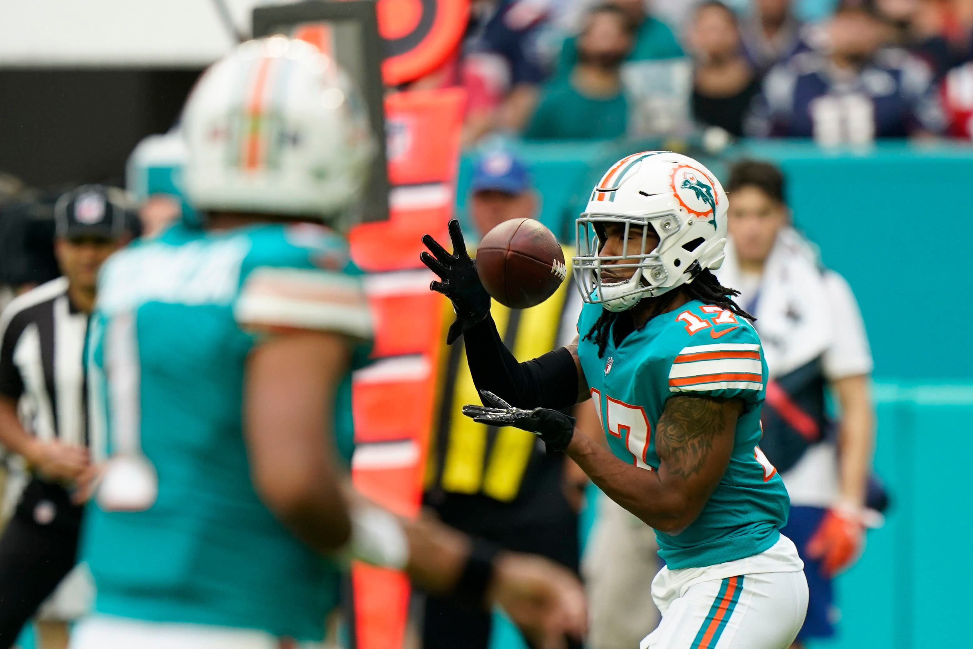 Post Game Wrap Up Show: Dolphins Beat Jets to Go To 7-7 - Miami Dolphins