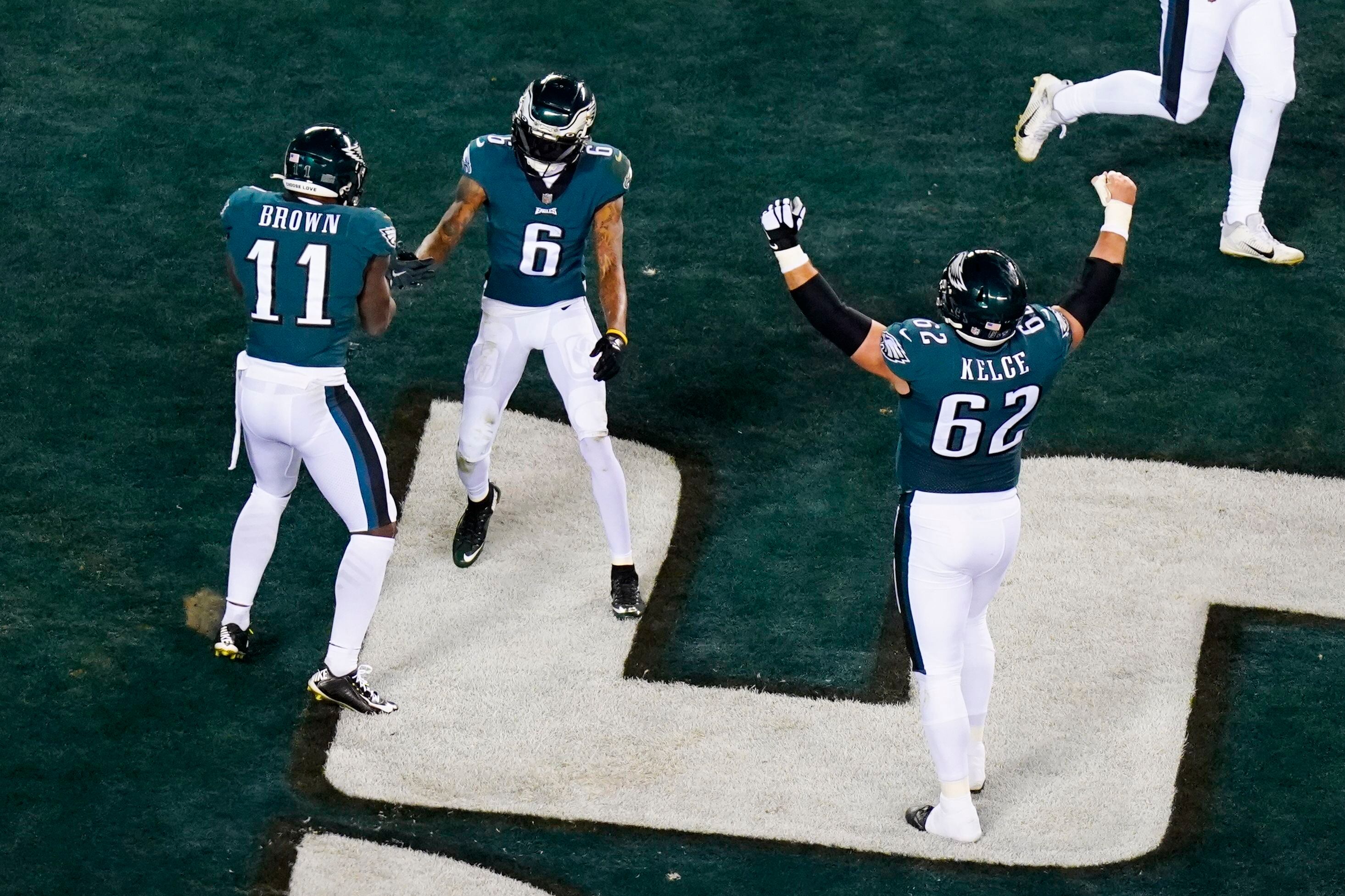 Wide receivers Brown, Smith form 'Dynamic Duo' for Eagles - CBS