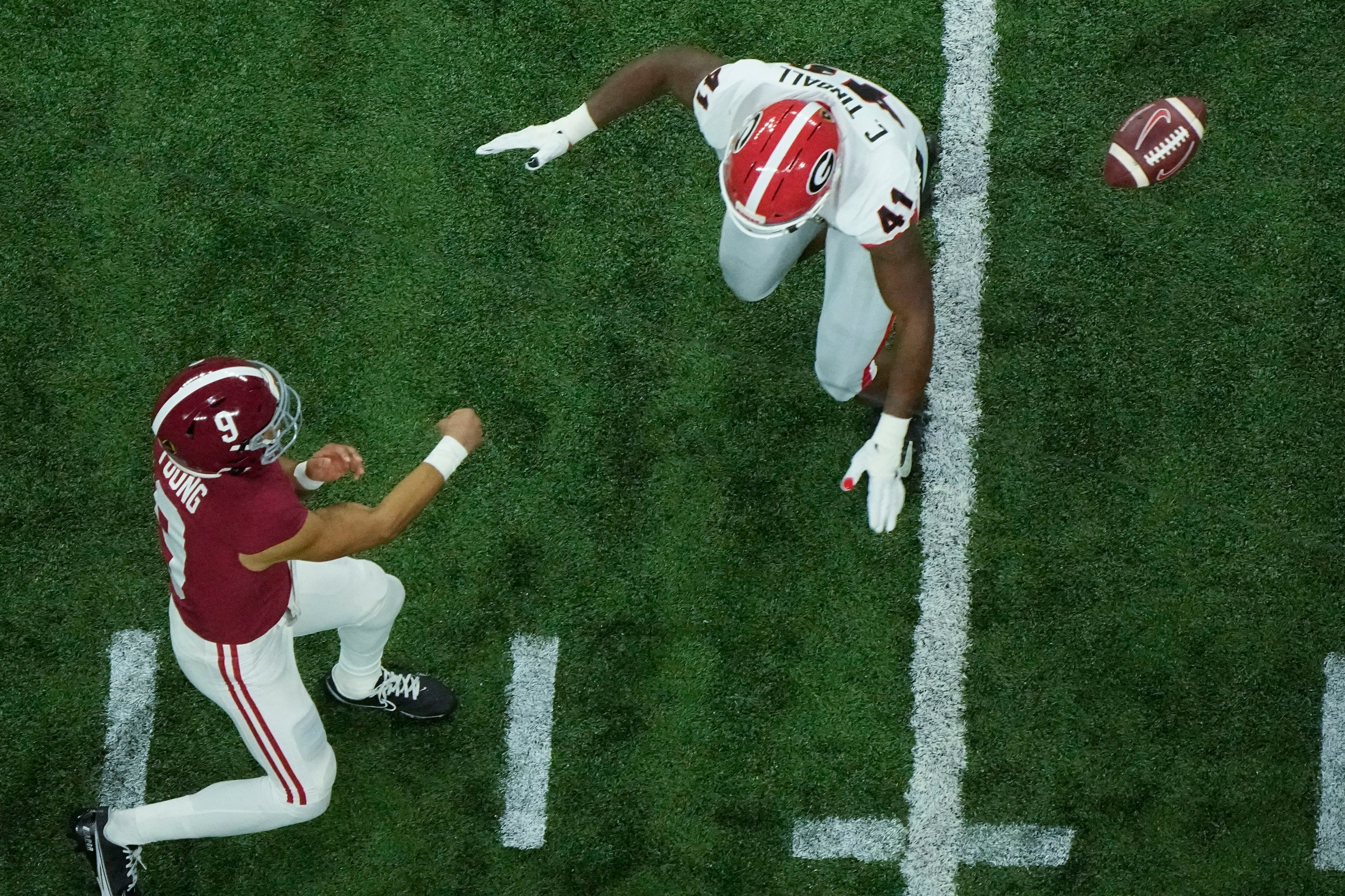 Georgia Football LB, Quay Walker Finishes 40-Yard Dash - Sports