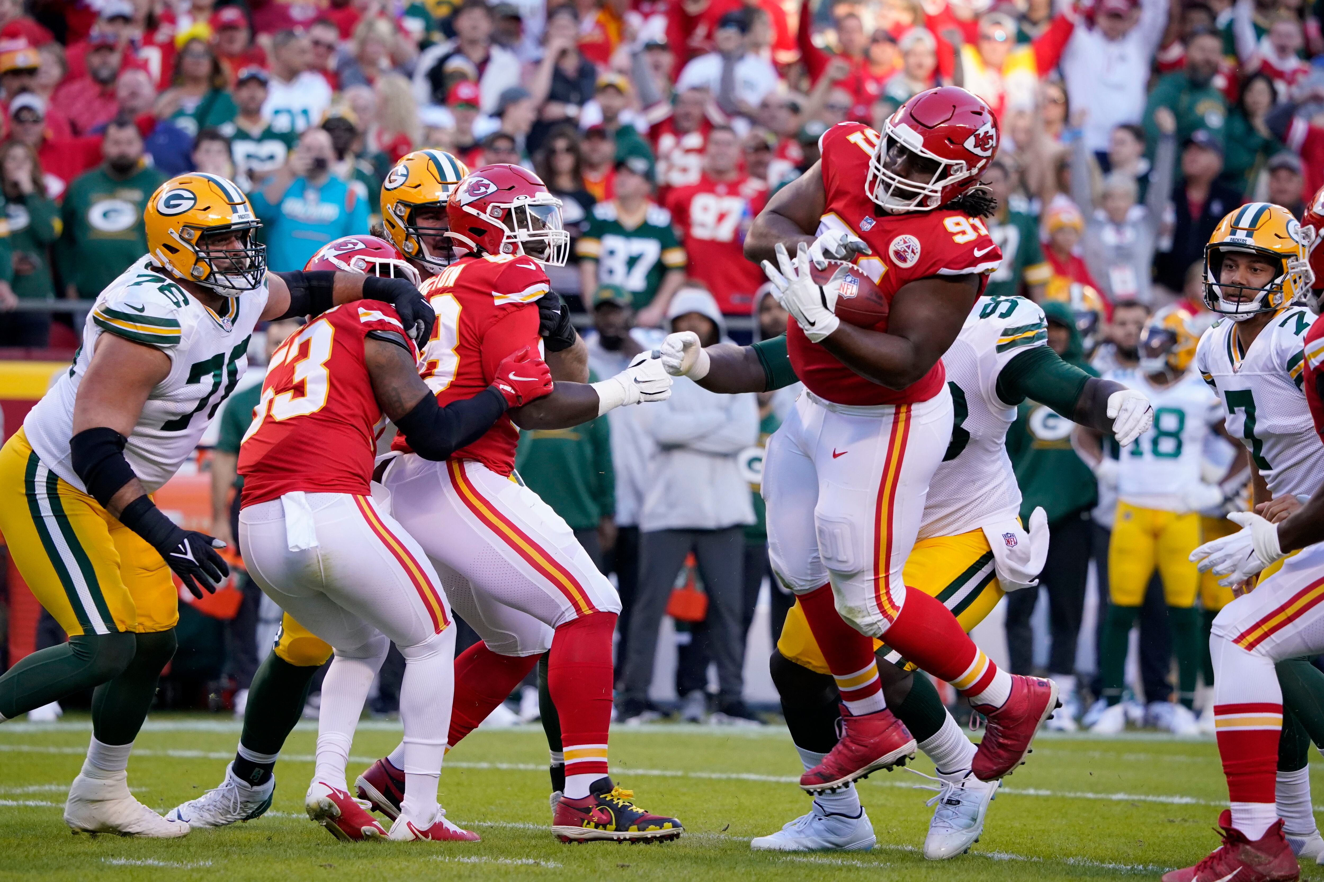 Chiefs edge Rodgers-less Packers 13-7 in defensive slugfest