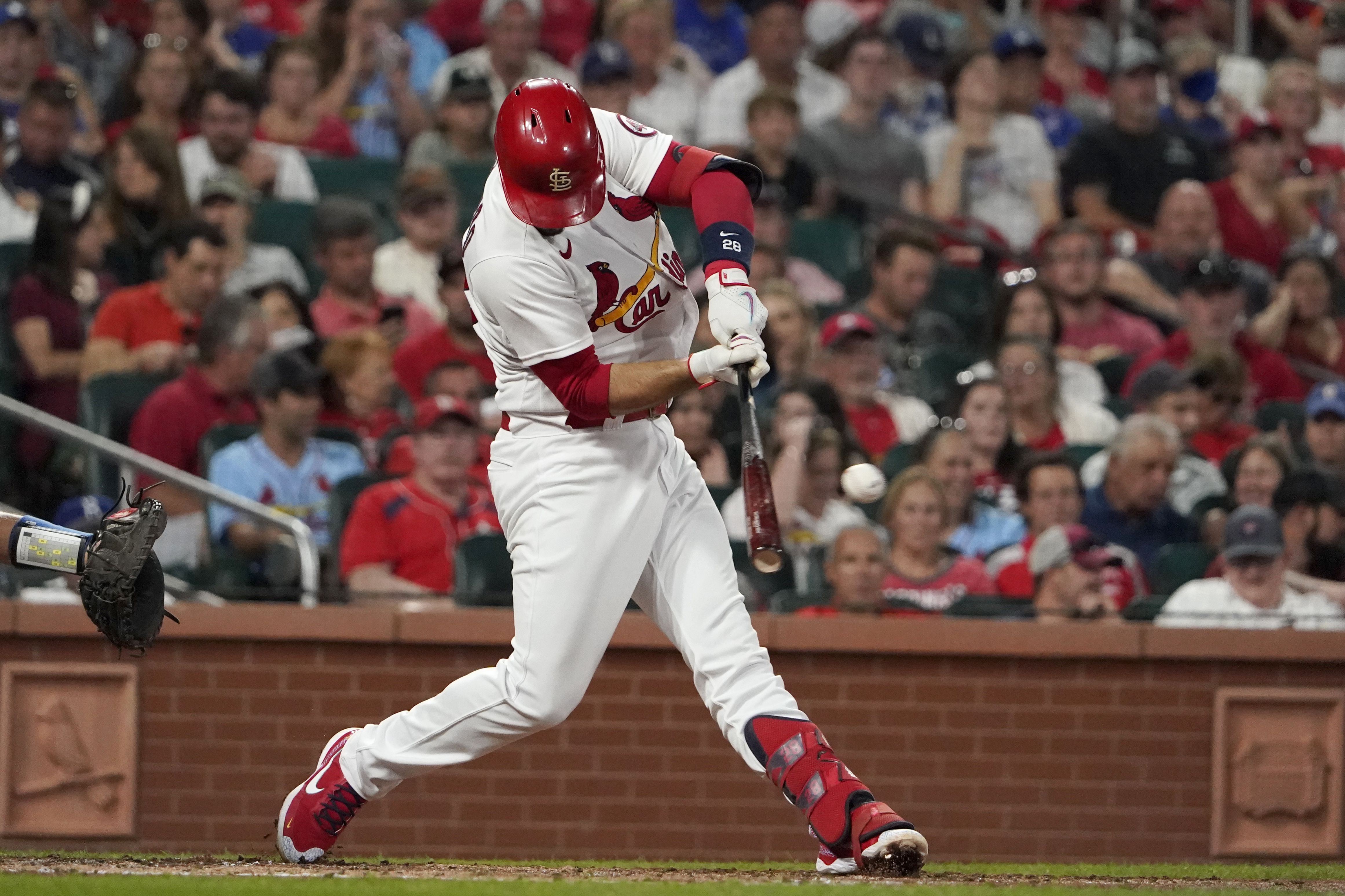 Albert Pujols greeted with minute-long ovation from Cardinals fans, Yadier  Molina hug