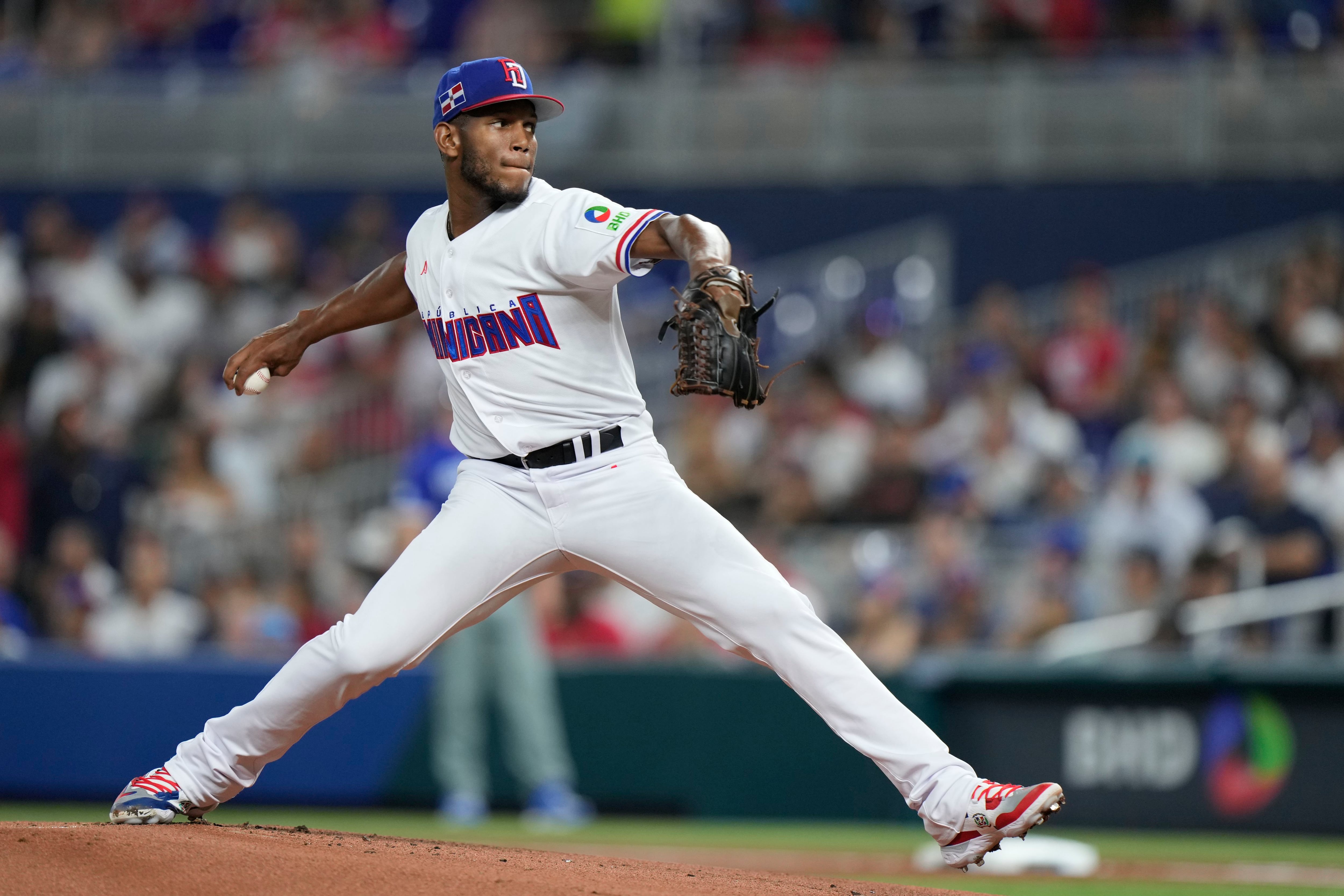 World Baseball Classic: Venezuela tops Nicaragua 4-1 in Miami