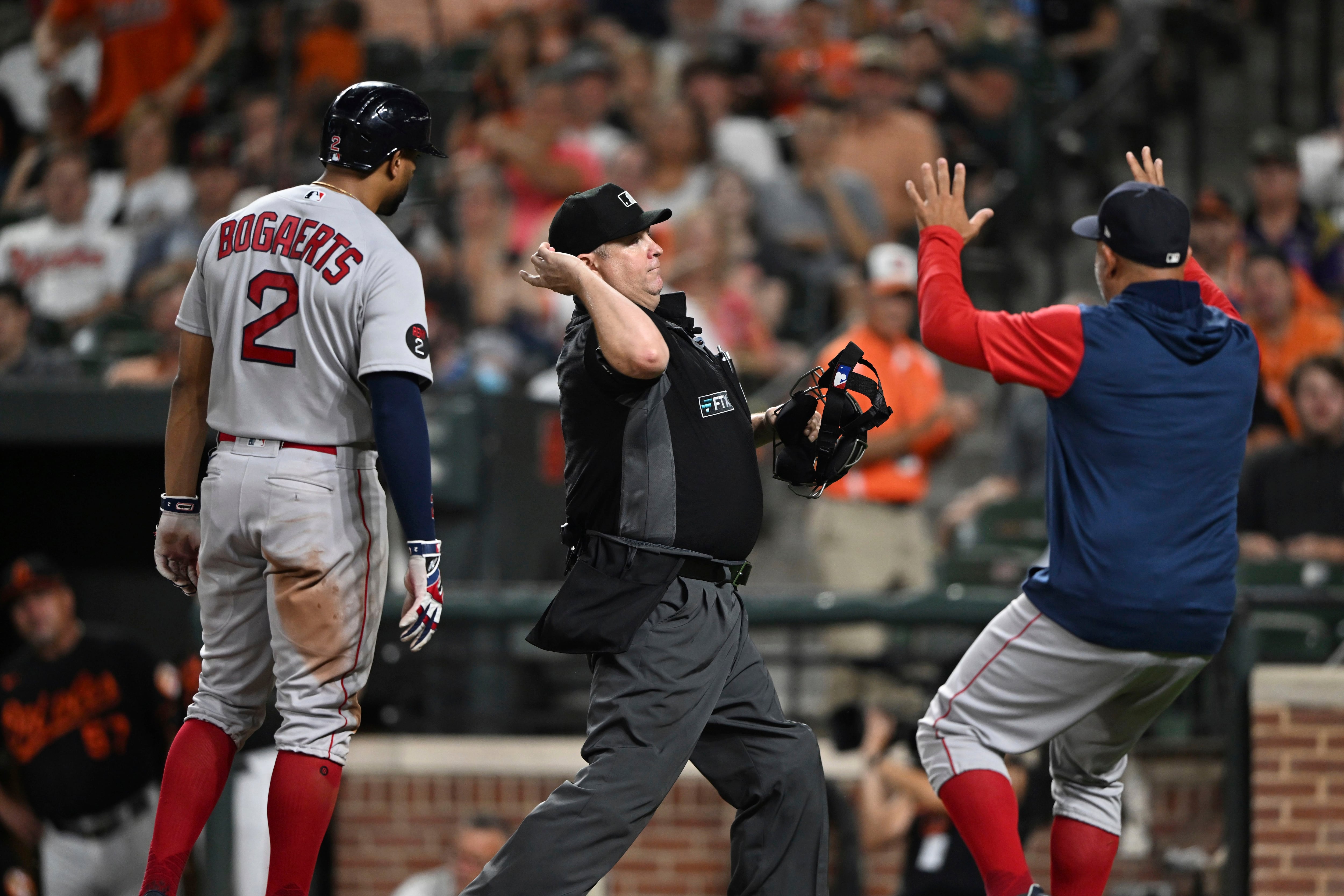 Valencia lifts Orioles over Red Sox, Davis hits 51st HR