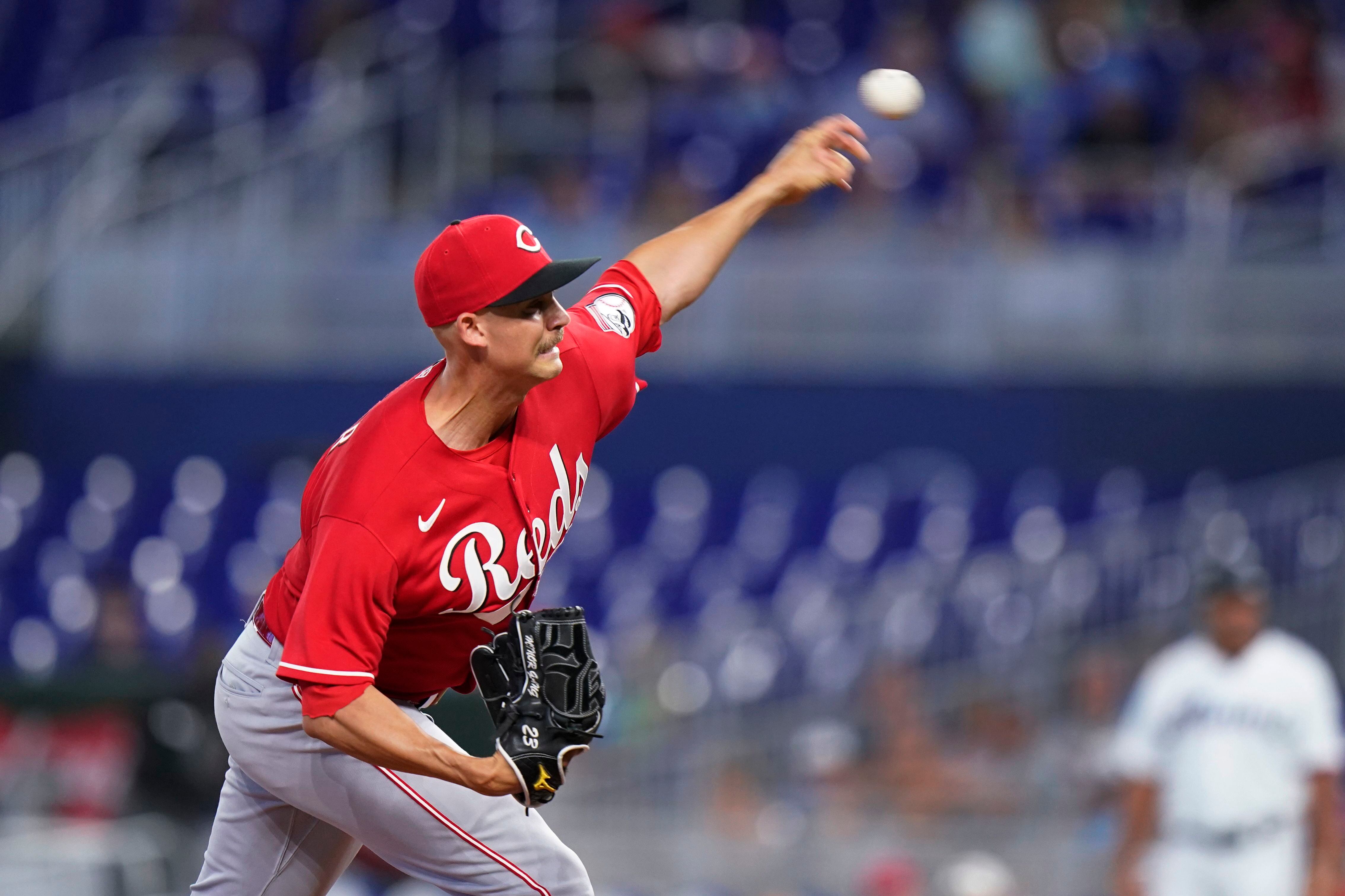 Sandy Alcantara twirls complete-game gem as Marlins-Twins finishes in less  than two hours 