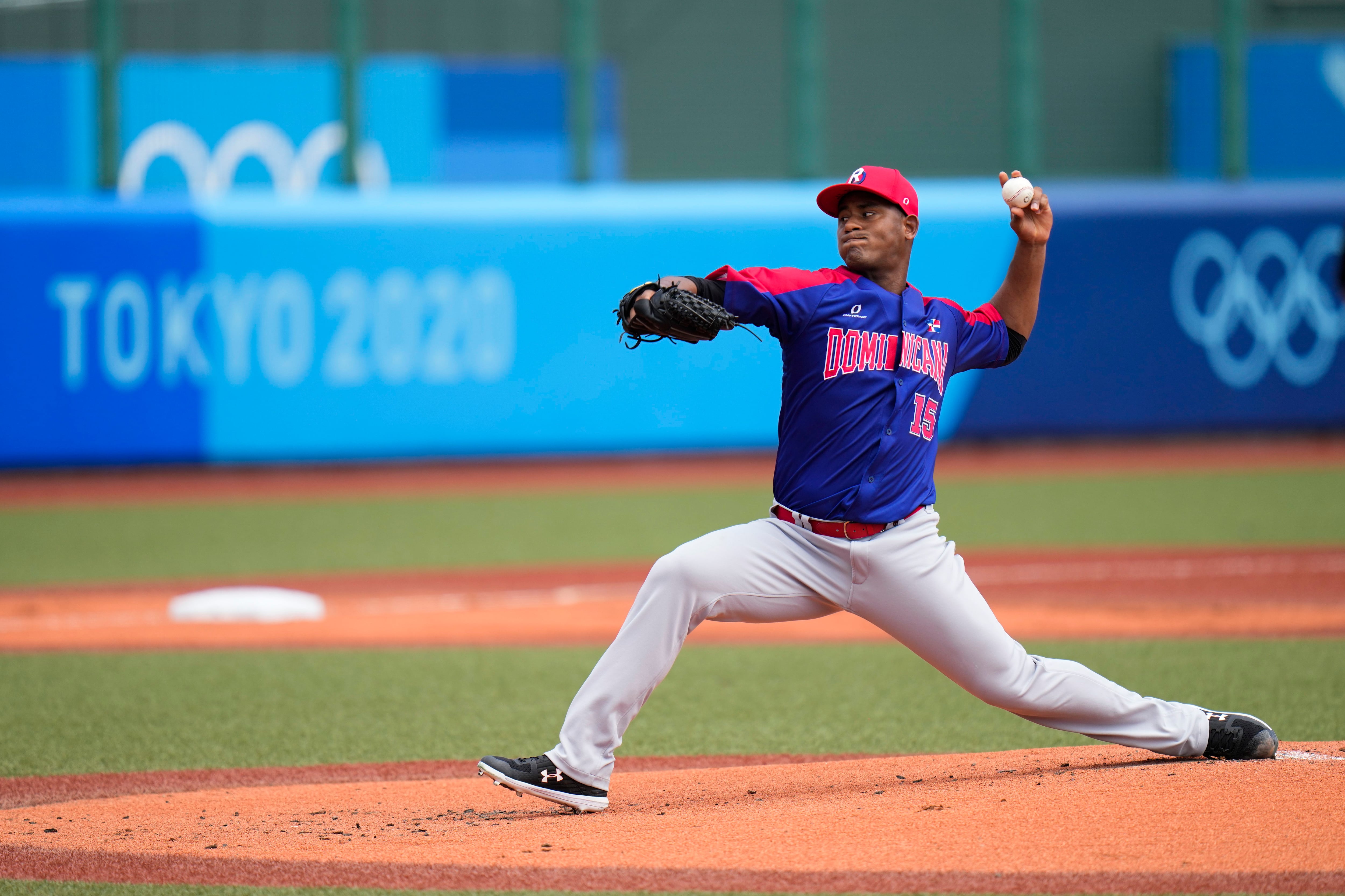 Jose Bautista hits walk-off single, Dominicans advance