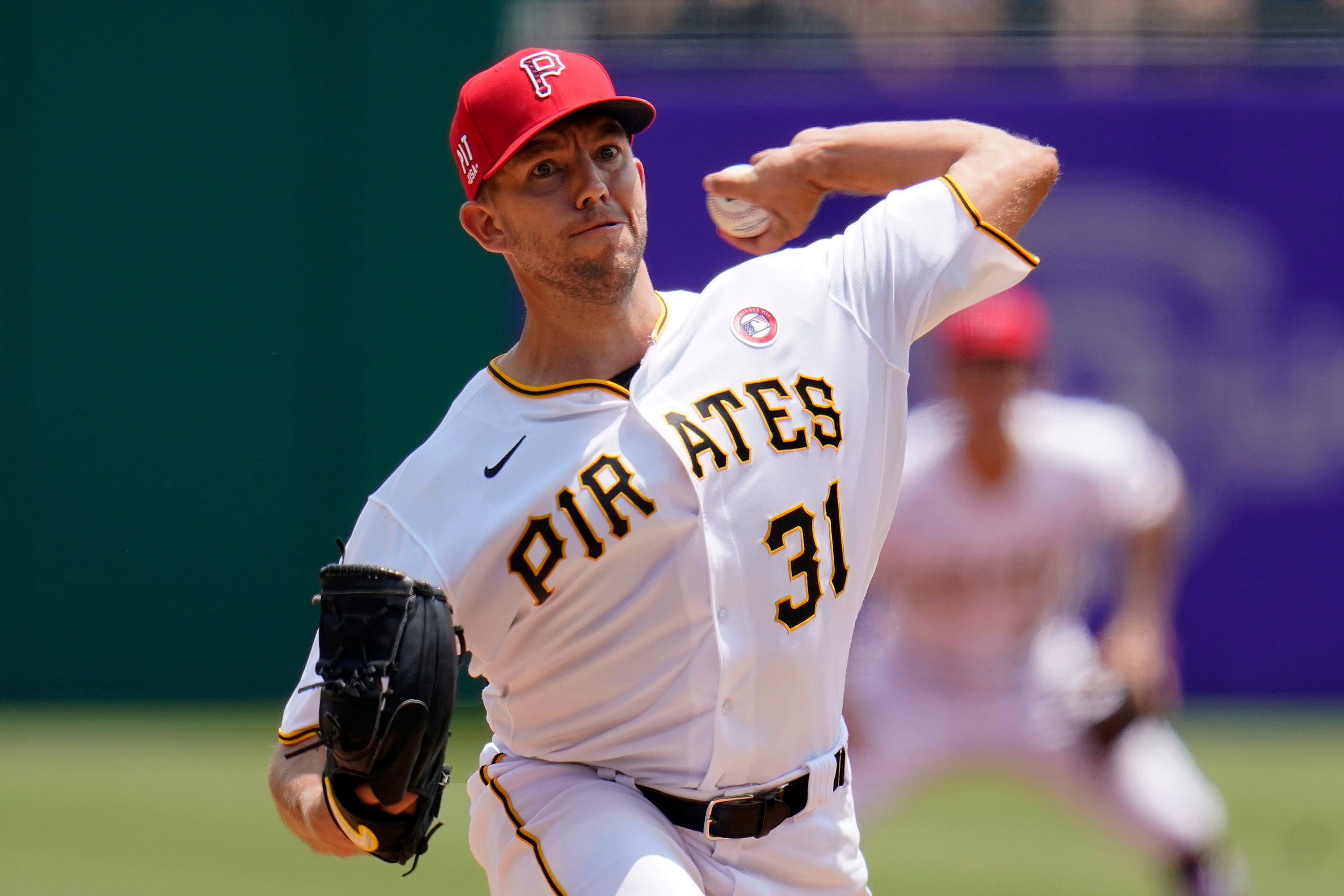 Oviedo pitches 2-hitter for first complete game, leads Pirates
