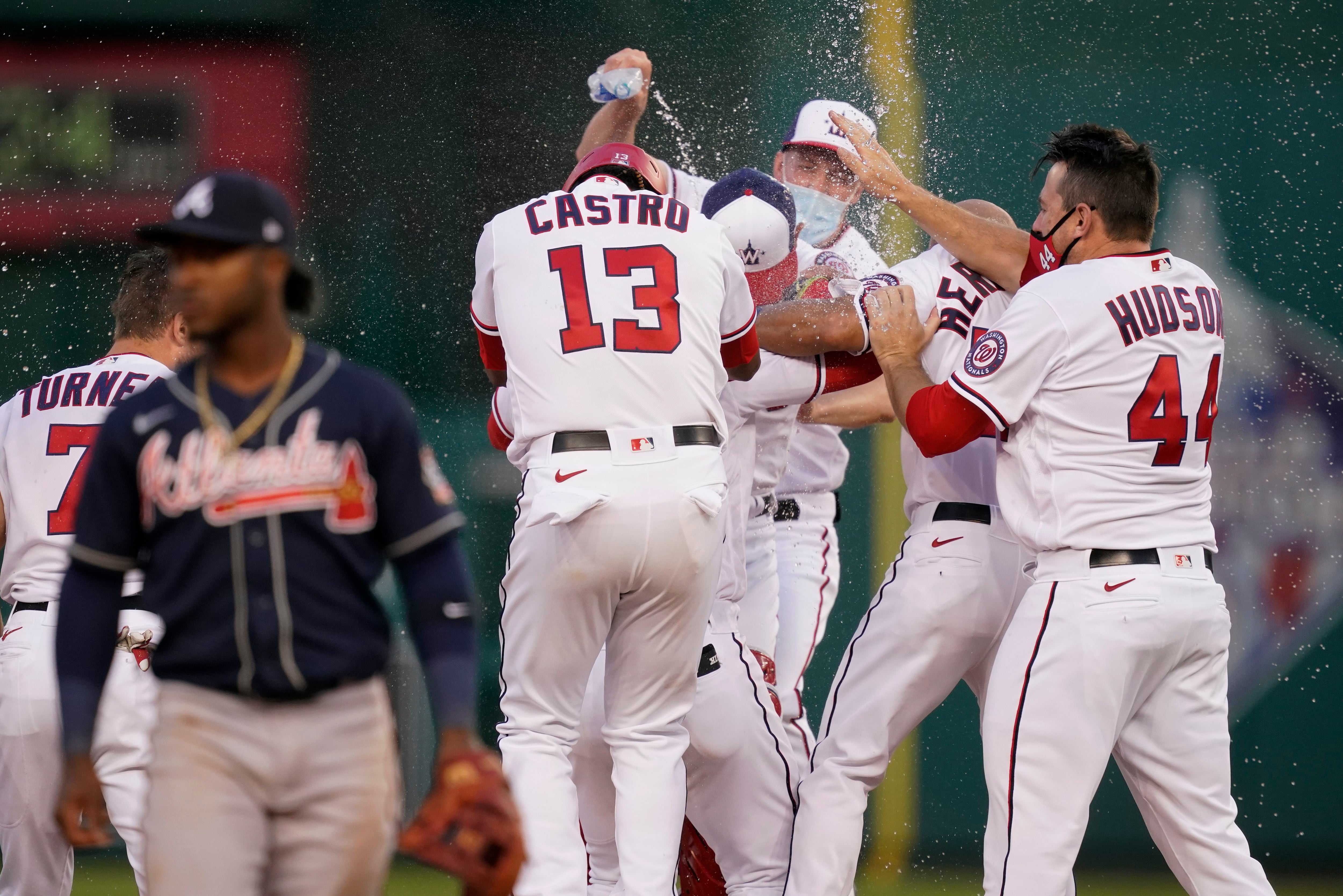 Cardinals score twice in bottom of the 9th, beat Braves 6-5