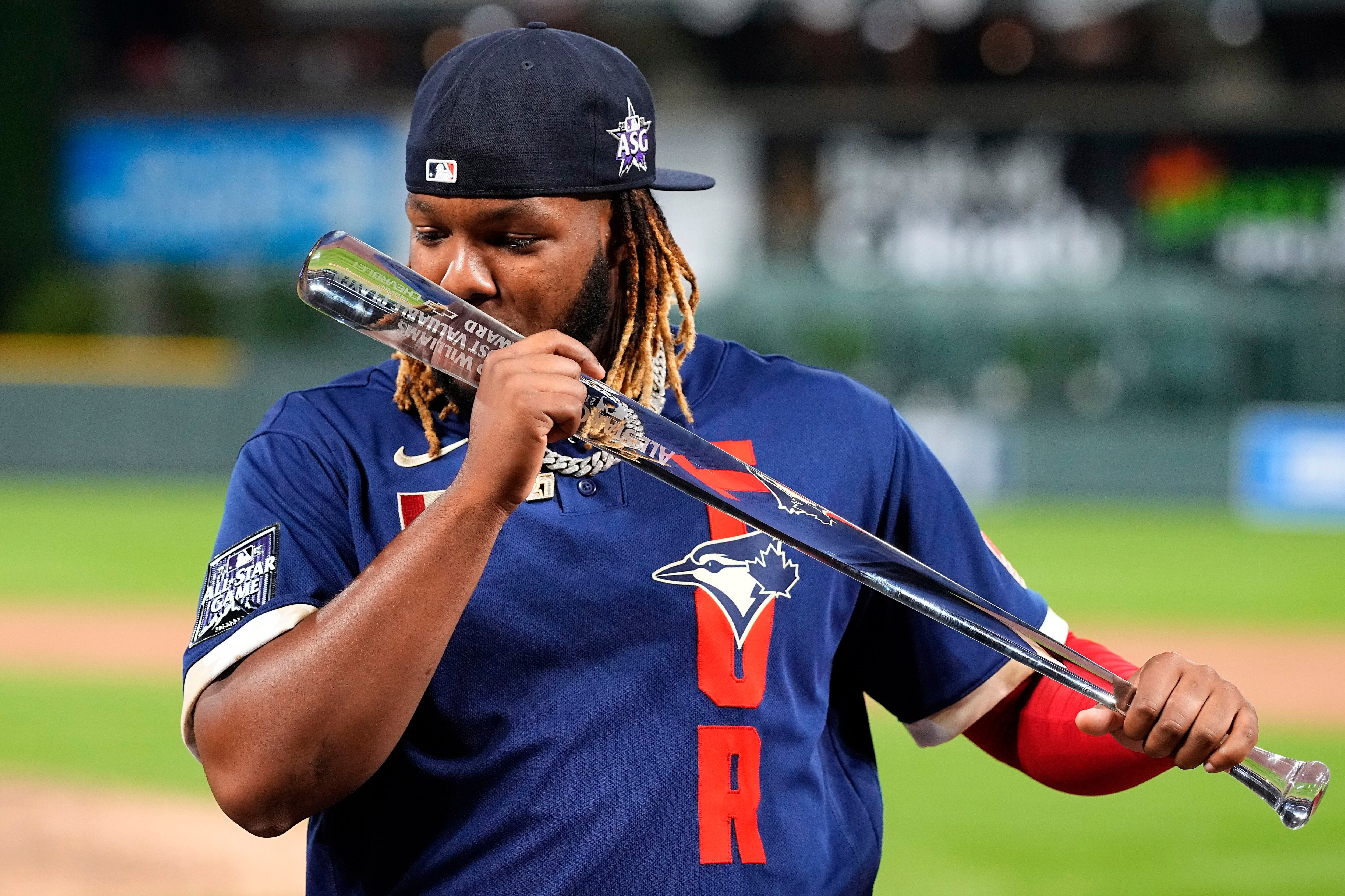 Like father, like son: Vladimir Guerrero Jr. follows in dad's footsteps