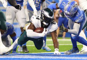 Lions fall to 0-8 after lopsided loss to Darius Slay, Eagles